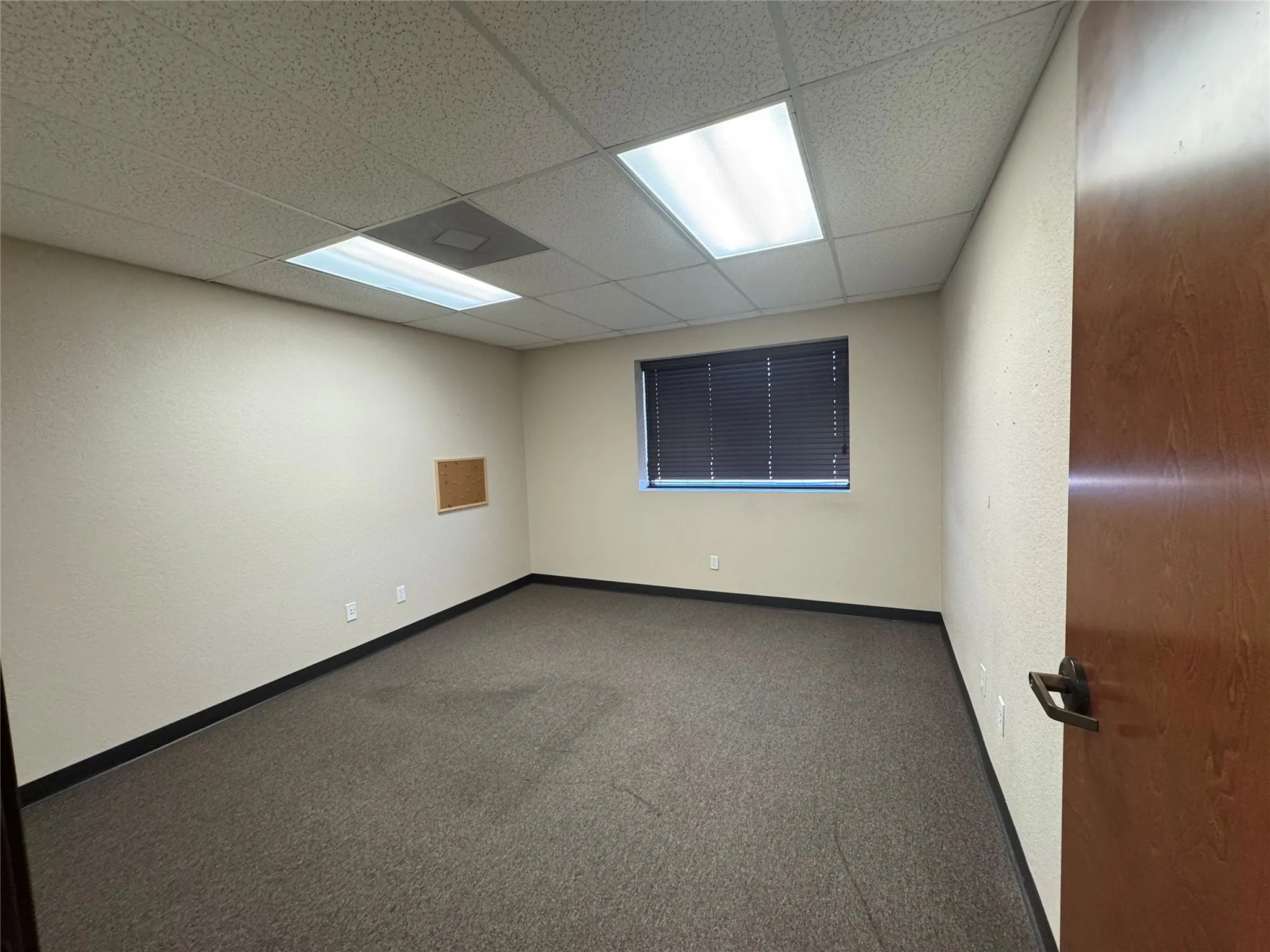 Office For Rent in Hood County , 211 M & M Ranch Road 102-104, Granbury, Texas 76049, 0, 0, Garage spaces, 0 Sqft, built in 2007, Price $3,000, mls#21317947, Real Estate Agent in Granbury, Homes For Rent in Hood county, Homes For Rent in Granbury, Realtor in Granbury Texas, Real Estate Brokerage Independent Realty Texas, Luminita Cordes Realtor