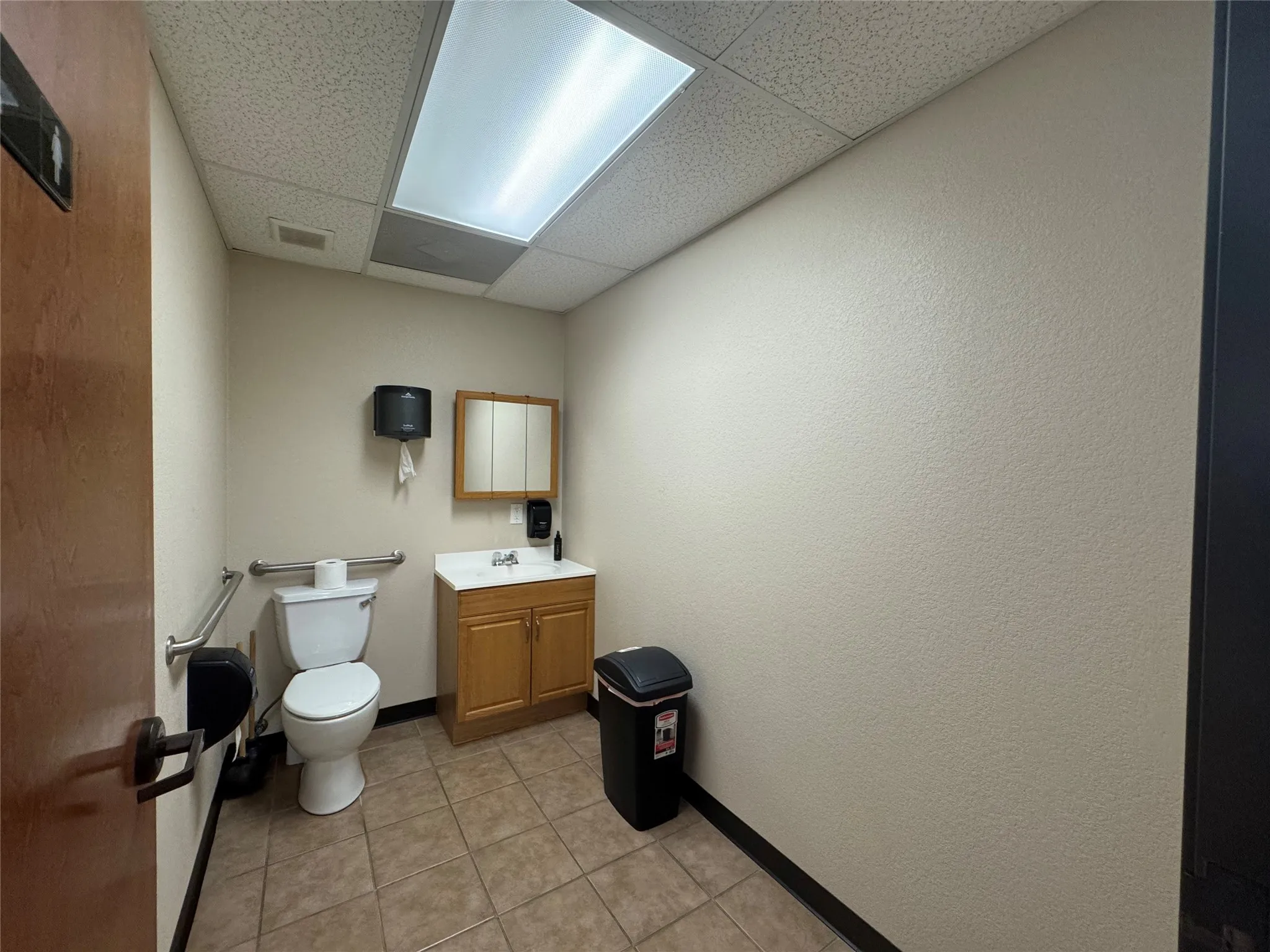 Office For Rent in Hood County , 211 M & M Ranch Road 102-104, Granbury, Texas 76049, 0, 0, Garage spaces, 0 Sqft, built in 2007, Price $3,000, mls#21317947, Real Estate Agent in Granbury, Homes For Rent in Hood county, Homes For Rent in Granbury, Realtor in Granbury Texas, Real Estate Brokerage Independent Realty Texas, Luminita Cordes Realtor