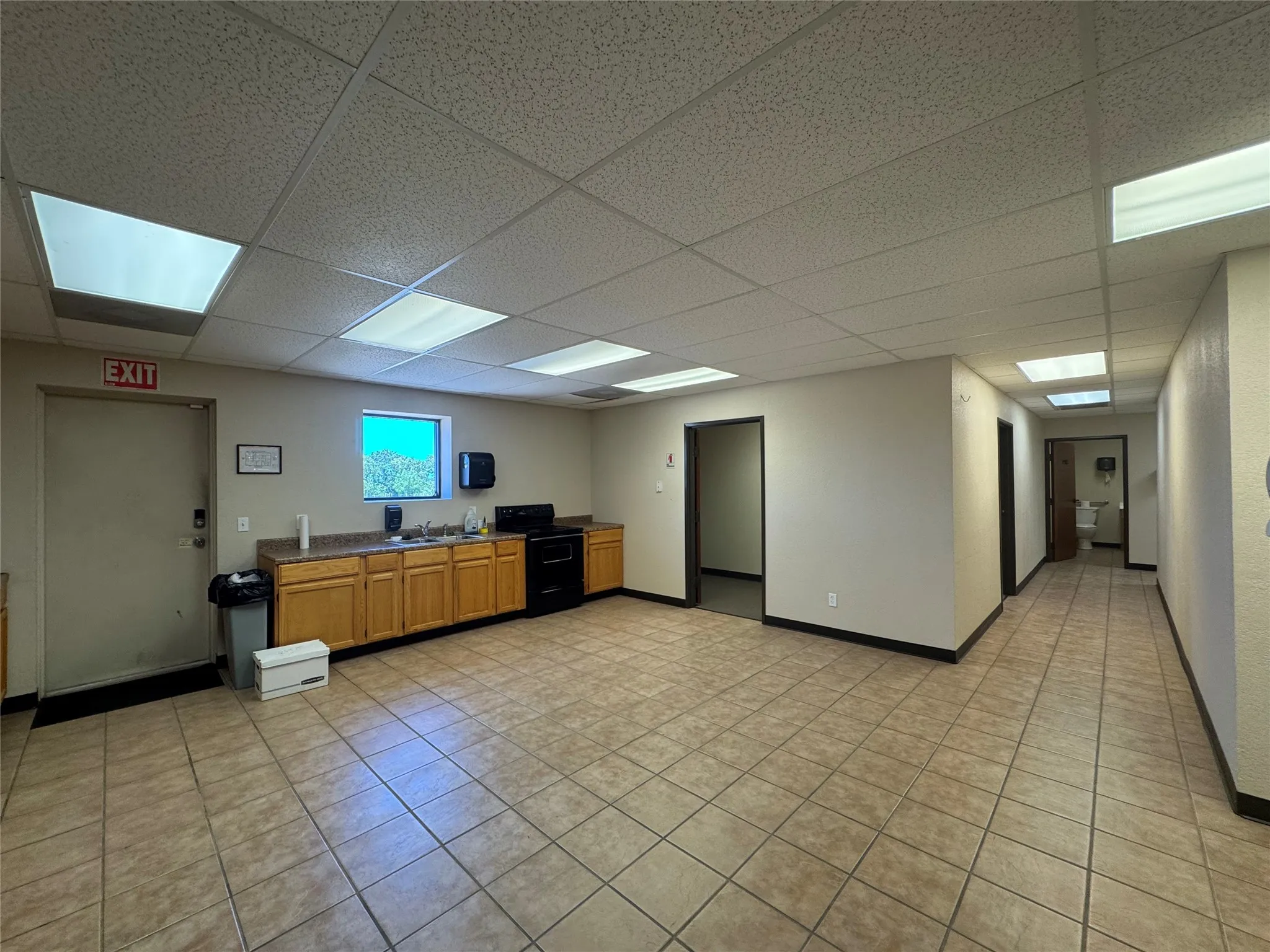 Office For Rent in Hood County , 211 M & M Ranch Road 102-104, Granbury, Texas 76049, 0, 0, Garage spaces, 0 Sqft, built in 2007, Price $3,000, mls#21317947, Real Estate Agent in Granbury, Homes For Rent in Hood county, Homes For Rent in Granbury, Realtor in Granbury Texas, Real Estate Brokerage Independent Realty Texas, Luminita Cordes Realtor