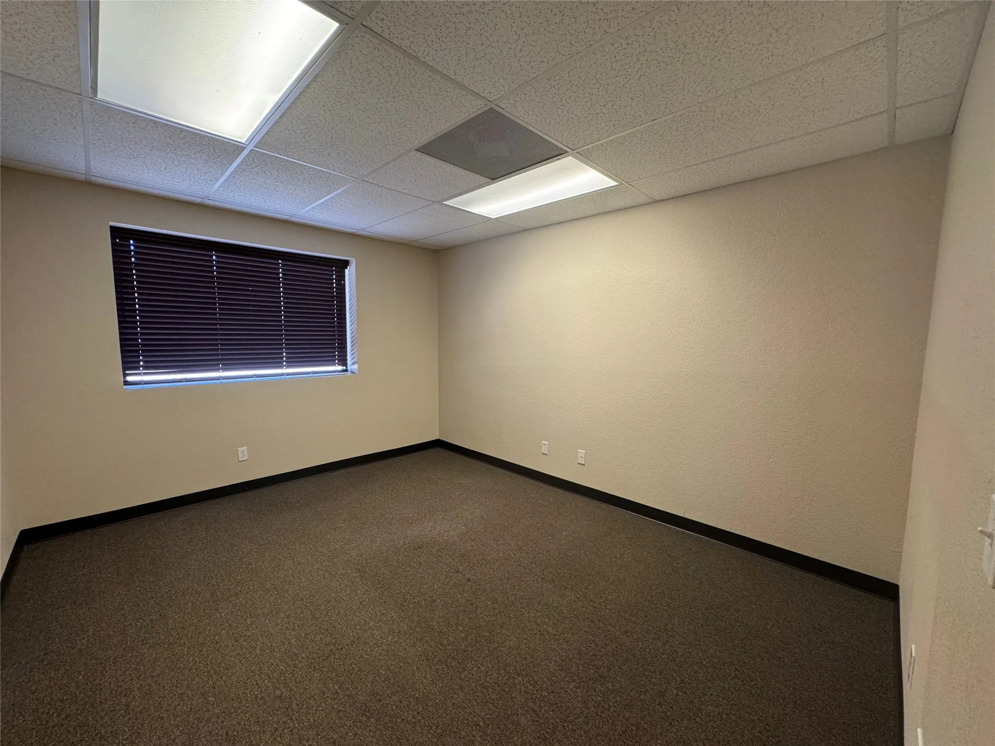 Office For Rent in Hood County , 211 M & M Ranch Road 102-104, Granbury, Texas 76049, 0, 0, Garage spaces, 0 Sqft, built in 2007, Price $3,000, mls#21317947, Real Estate Agent in Granbury, Homes For Rent in Hood county, Homes For Rent in Granbury, Realtor in Granbury Texas, Real Estate Brokerage Independent Realty Texas, Luminita Cordes Realtor