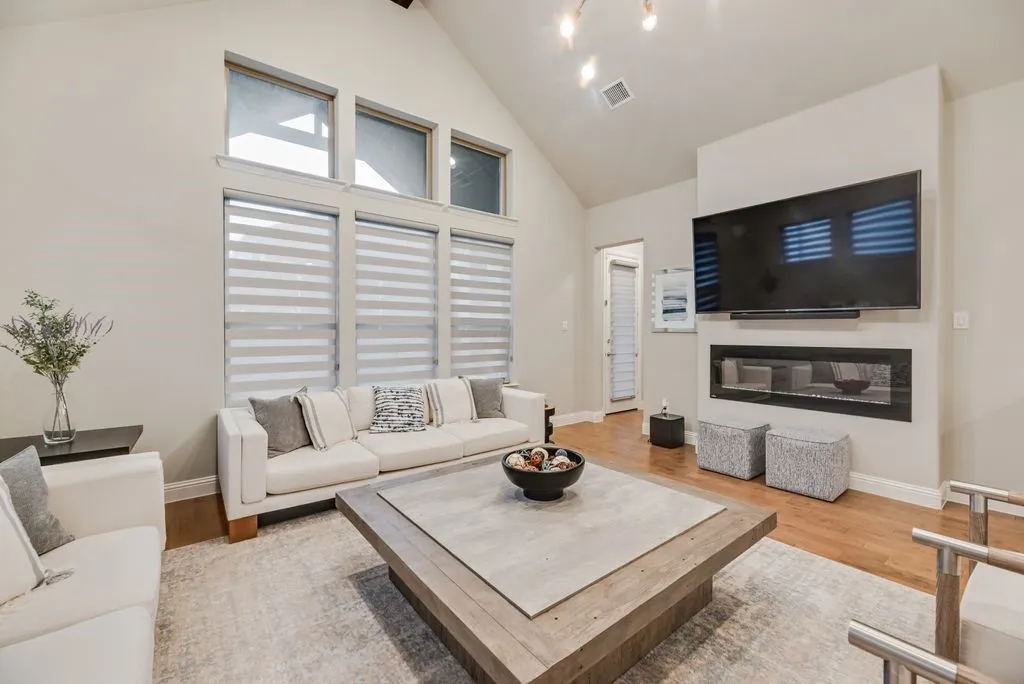 Single Family Residence For Sale in Collin County , 15867 Terenwood Street, Frisco, Texas 75035, 4 Bedroom, 4 Bathroom, 2 Garage spaces, 3,385 Sqft, built in 2021, mls#21317691, Real Estate Agent in Frisco, Homes For Sale in Collin county, Homes For Sale in Frisco, Realtor in Frisco Texas, Real Estate Brokerage Independent Realty Texas, Luminita Cordes Realtor