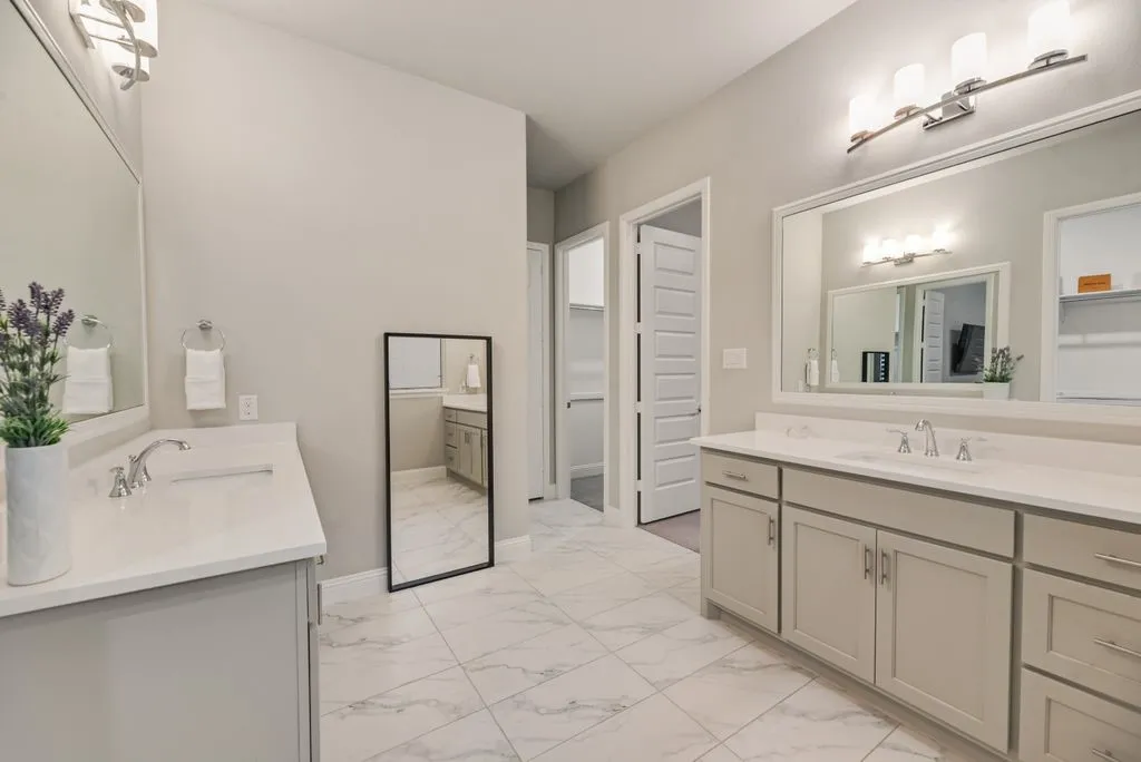 Single Family Residence For Sale in Collin County , 15867 Terenwood Street, Frisco, Texas 75035, 4 Bedroom, 4 Bathroom, 2 Garage spaces, 3,385 Sqft, built in 2021, mls#21317691, Real Estate Agent in Frisco, Homes For Sale in Collin county, Homes For Sale in Frisco, Realtor in Frisco Texas, Real Estate Brokerage Independent Realty Texas, Luminita Cordes Realtor