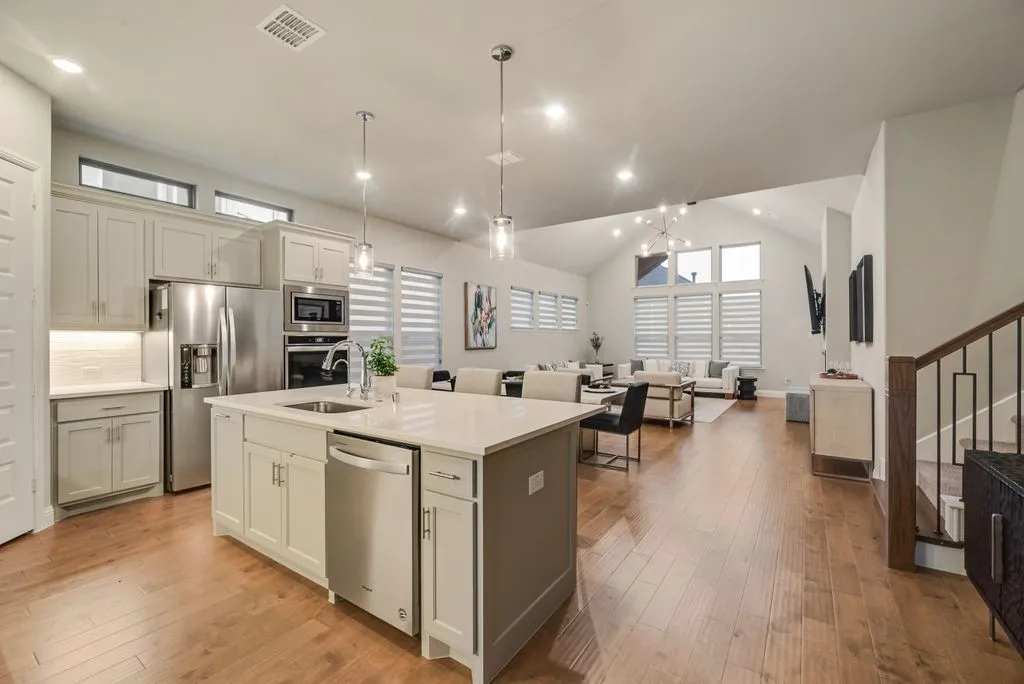 Single Family Residence For Sale in Collin County , 15867 Terenwood Street, Frisco, Texas 75035, 4 Bedroom, 4 Bathroom, 2 Garage spaces, 3,385 Sqft, built in 2021, mls#21317691, Real Estate Agent in Frisco, Homes For Sale in Collin county, Homes For Sale in Frisco, Realtor in Frisco Texas, Real Estate Brokerage Independent Realty Texas, Luminita Cordes Realtor