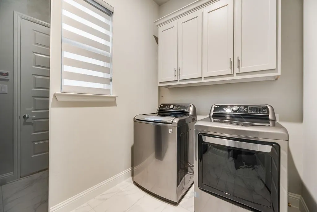 Single Family Residence For Sale in Collin County , 15867 Terenwood Street, Frisco, Texas 75035, 4 Bedroom, 4 Bathroom, 2 Garage spaces, 3,385 Sqft, built in 2021, mls#21317691, Real Estate Agent in Frisco, Homes For Sale in Collin county, Homes For Sale in Frisco, Realtor in Frisco Texas, Real Estate Brokerage Independent Realty Texas, Luminita Cordes Realtor