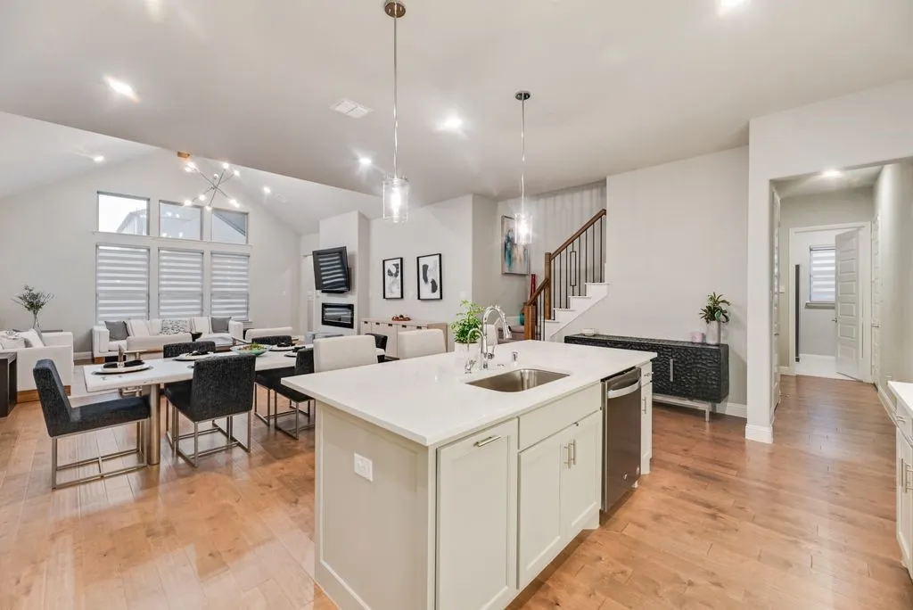 Single Family Residence For Sale in Collin County , 15867 Terenwood Street, Frisco, Texas 75035, 4 Bedroom, 4 Bathroom, 2 Garage spaces, 3,385 Sqft, built in 2021, mls#21317691, Real Estate Agent in Frisco, Homes For Sale in Collin county, Homes For Sale in Frisco, Realtor in Frisco Texas, Real Estate Brokerage Independent Realty Texas, Luminita Cordes Realtor