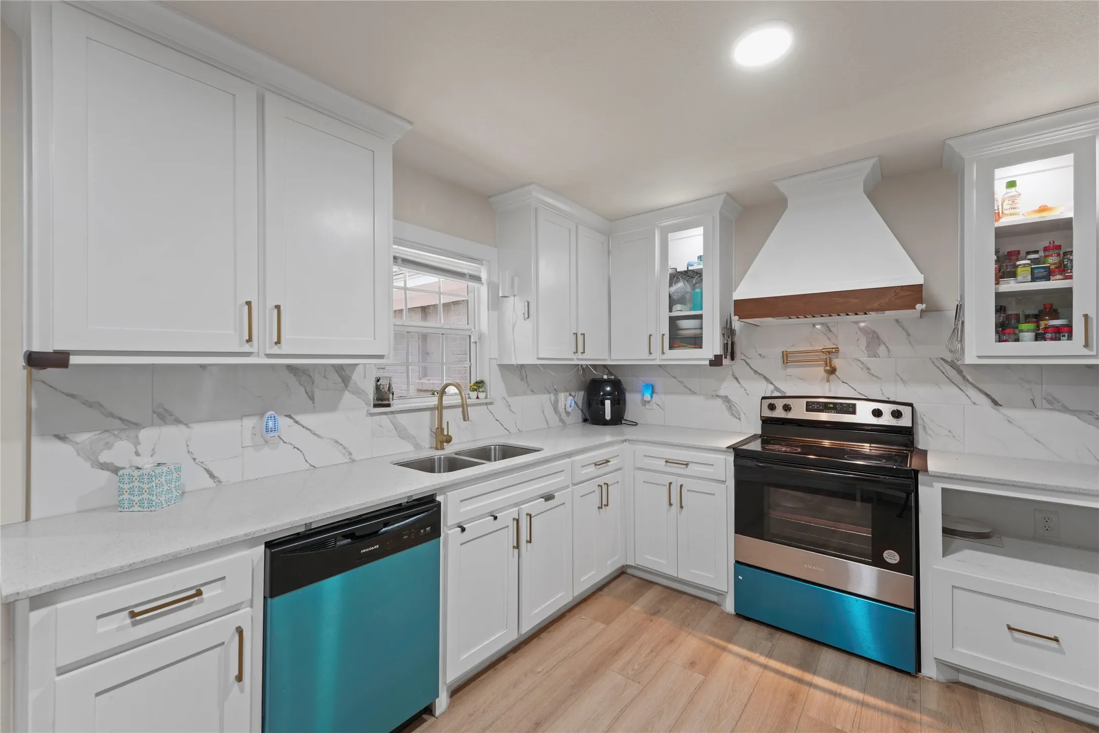 Single Family Residence For Sale in Dallas County , 9209 Palisade Drive, Dallas, Texas 75217, 4 Bedroom, 2 Bathroom, 2 Garage spaces, 1,820 Sqft, built in 1958, mls#21316658, Real Estate Agent in Dallas, Homes For Sale in Dallas county, Homes For Sale in Dallas, Realtor in Dallas Texas, Real Estate Brokerage Independent Realty Texas, Luminita Cordes Realtor