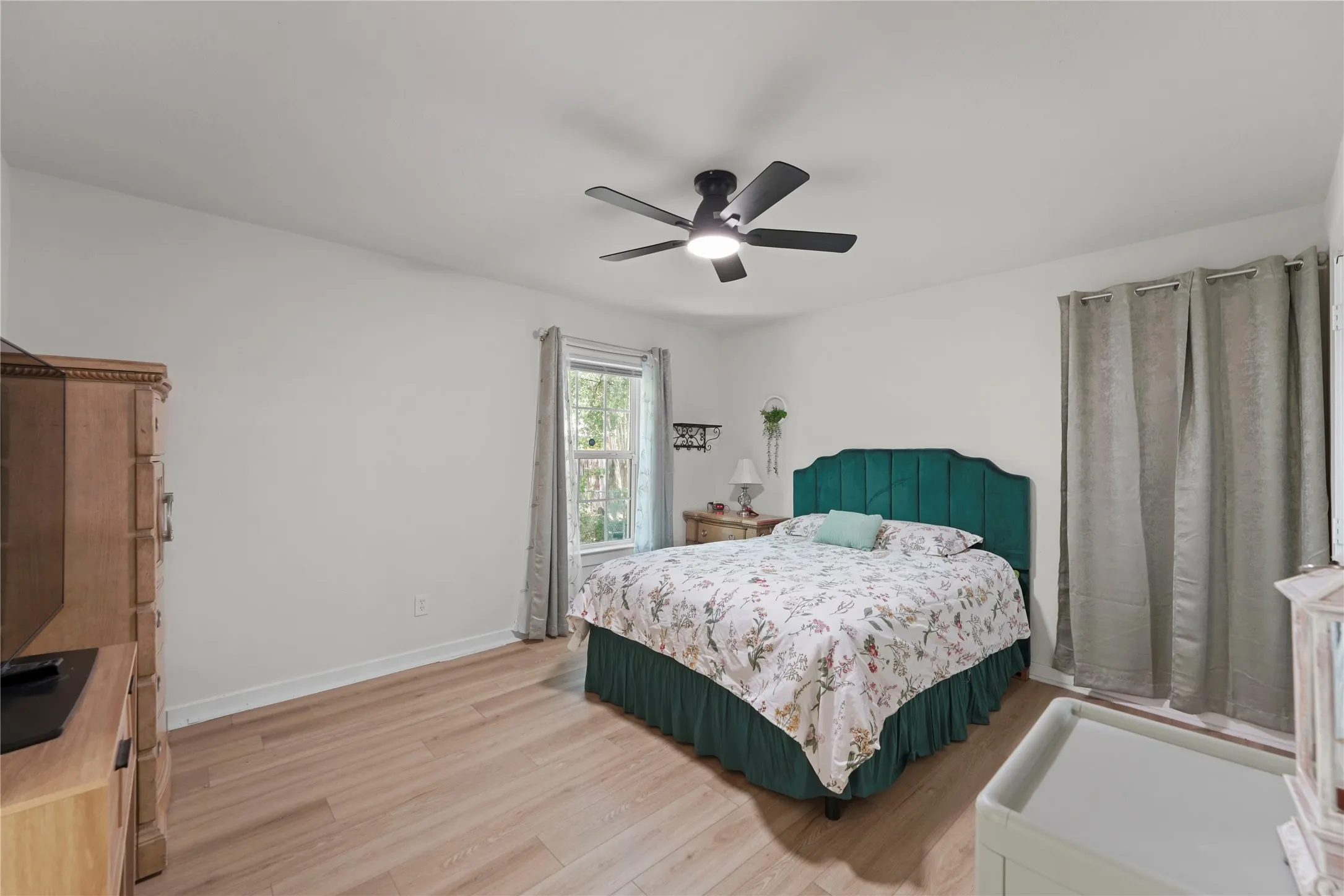 Single Family Residence For Sale in Dallas County , 9209 Palisade Drive, Dallas, Texas 75217, 4 Bedroom, 2 Bathroom, 2 Garage spaces, 1,820 Sqft, built in 1958, mls#21316658, Real Estate Agent in Dallas, Homes For Sale in Dallas county, Homes For Sale in Dallas, Realtor in Dallas Texas, Real Estate Brokerage Independent Realty Texas, Luminita Cordes Realtor