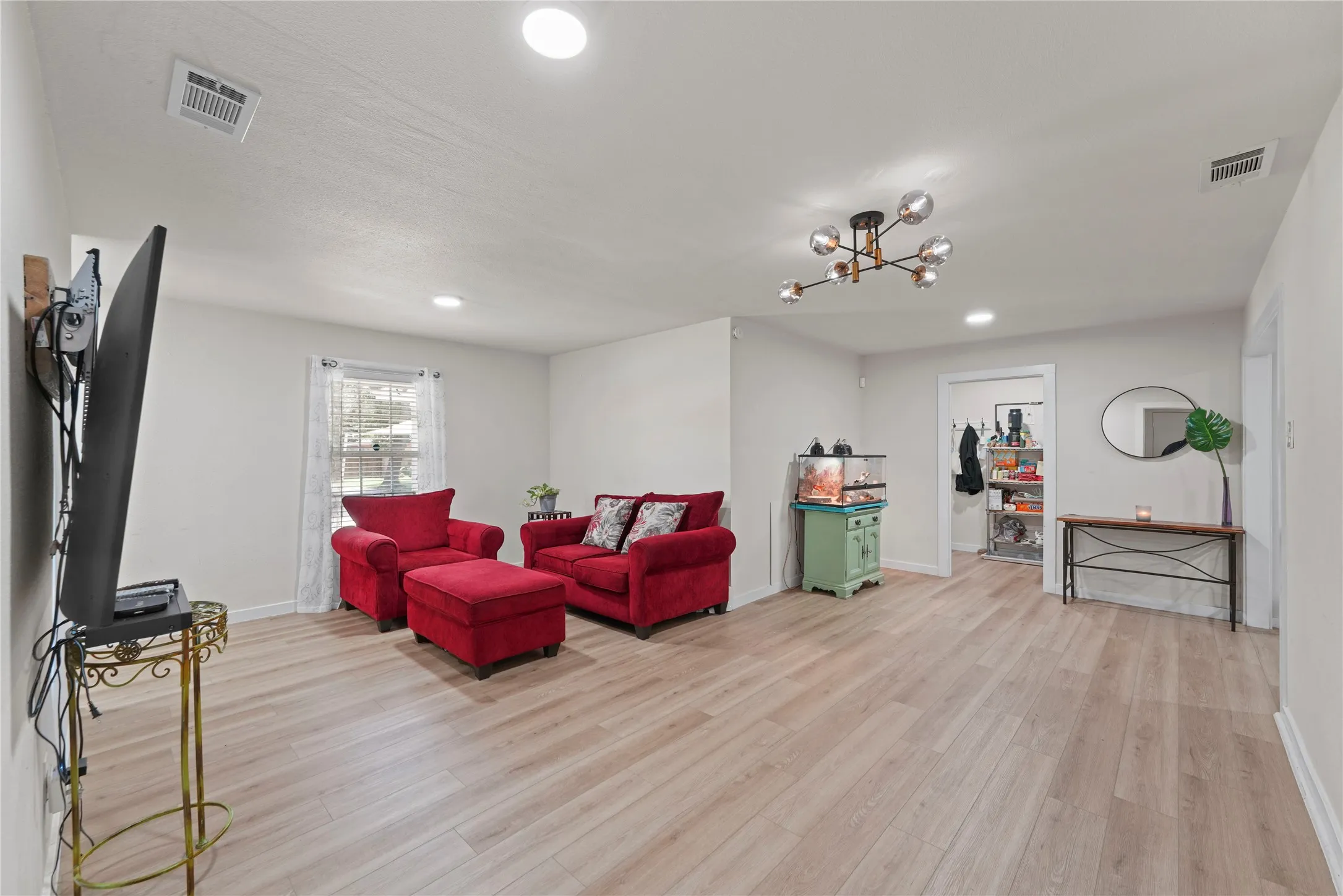 Single Family Residence For Sale in Dallas County , 9209 Palisade Drive, Dallas, Texas 75217, 4 Bedroom, 2 Bathroom, 2 Garage spaces, 1,820 Sqft, built in 1958, mls#21316658, Real Estate Agent in Dallas, Homes For Sale in Dallas county, Homes For Sale in Dallas, Realtor in Dallas Texas, Real Estate Brokerage Independent Realty Texas, Luminita Cordes Realtor