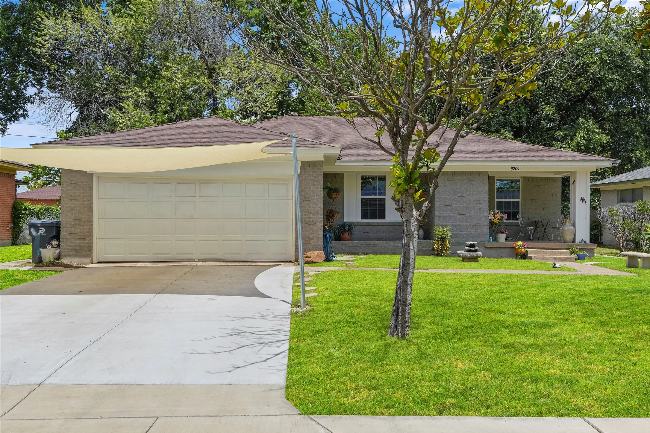 Single Family Residence For Sale in Dallas County , 9209 Palisade Drive, Dallas, Texas 75217, 4 Bedroom, 2 Bathroom, 2 Garage spaces, 1,820 Sqft, built in 1958, mls#21316658, Real Estate Agent in Dallas, Homes For Sale in Dallas county, Homes For Sale in Dallas, Realtor in Dallas Texas, Real Estate Brokerage Independent Realty Texas, Luminita Cordes Realtor