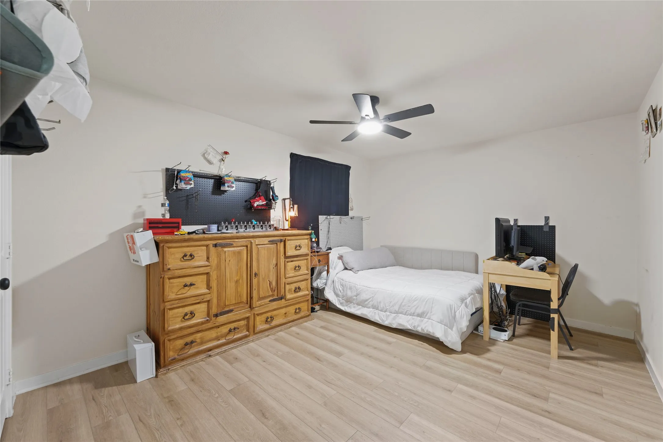 Single Family Residence For Sale in Dallas County , 9209 Palisade Drive, Dallas, Texas 75217, 4 Bedroom, 2 Bathroom, 2 Garage spaces, 1,820 Sqft, built in 1958, mls#21316658, Real Estate Agent in Dallas, Homes For Sale in Dallas county, Homes For Sale in Dallas, Realtor in Dallas Texas, Real Estate Brokerage Independent Realty Texas, Luminita Cordes Realtor