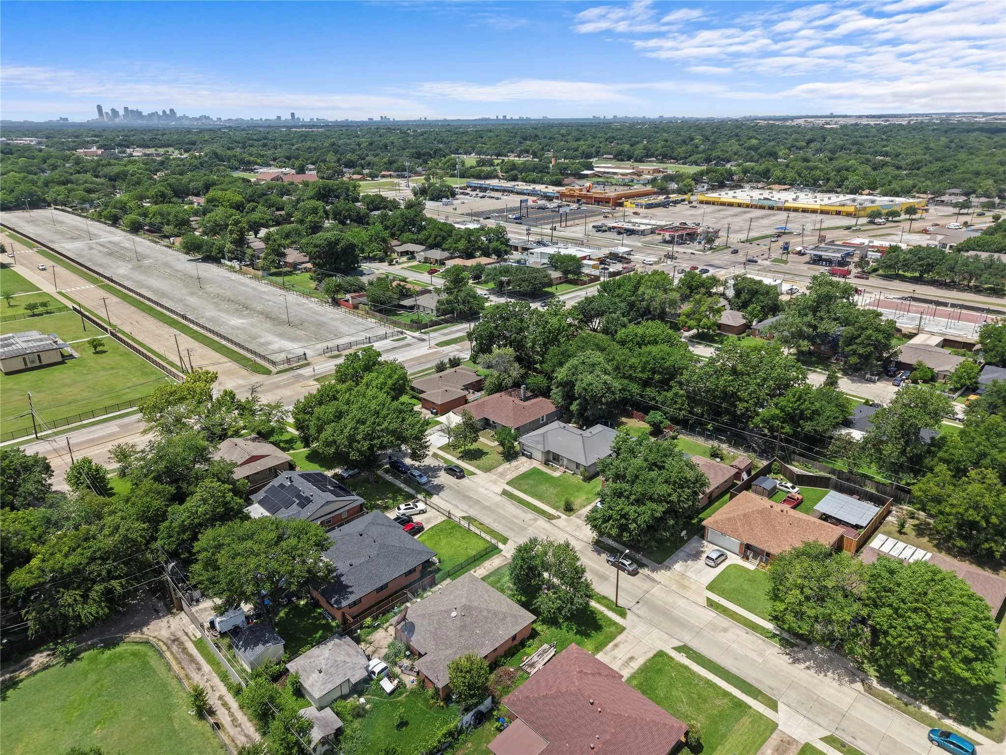 Single Family Residence For Sale in Dallas County , 9209 Palisade Drive, Dallas, Texas 75217, 4 Bedroom, 2 Bathroom, 2 Garage spaces, 1,820 Sqft, built in 1958, mls#21316658, Real Estate Agent in Dallas, Homes For Sale in Dallas county, Homes For Sale in Dallas, Realtor in Dallas Texas, Real Estate Brokerage Independent Realty Texas, Luminita Cordes Realtor
