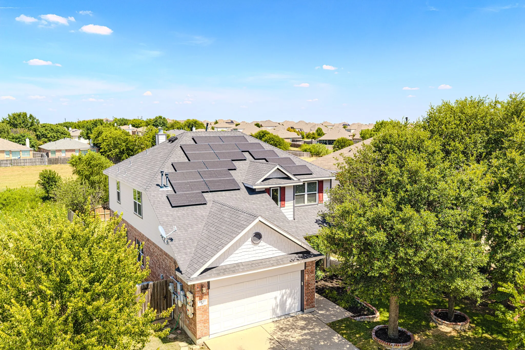 Single Family Residence For Sale in Tarrant County , 1501 Kingfisher Drive, Fort Worth, Texas 76131, 5 Bedroom, 4 Bathroom, 2 Garage spaces, 2,740 Sqft, built in 2005, mls#21317974, Real Estate Agent in Fort Worth, Homes For Sale in Tarrant county, Homes For Sale in Fort Worth, Realtor in Fort Worth Texas, Real Estate Brokerage Independent Realty Texas, Luminita Cordes Realtor