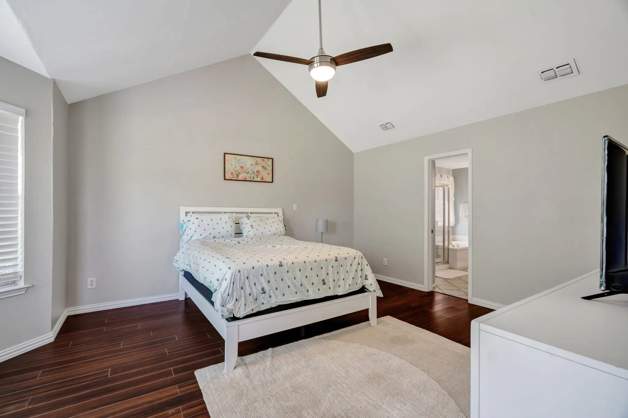 Single Family Residence For Rent in Tarrant County , 2977 Timber Creek Trail, Fort Worth, Texas 76118, 3 Bedroom, 3 Bathroom, 2 Garage spaces, 2,088 Sqft, built in 1994, mls#21317993, Real Estate Agent in Fort Worth, Homes For Rent in Tarrant county, Homes For Rent in Fort Worth, Realtor in Fort Worth Texas, Real Estate Brokerage Independent Realty Texas, Luminita Cordes Realtor