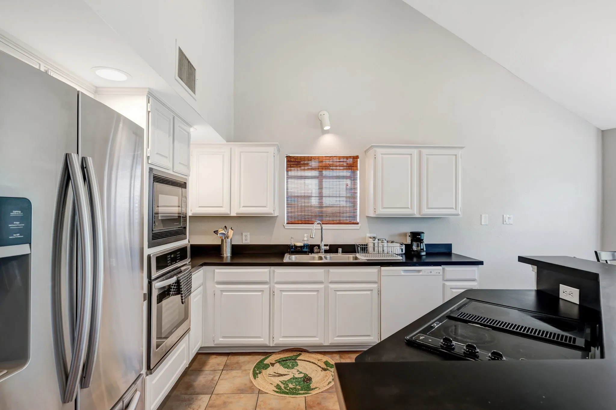 Single Family Residence For Rent in Tarrant County , 2977 Timber Creek Trail, Fort Worth, Texas 76118, 3 Bedroom, 3 Bathroom, 2 Garage spaces, 2,088 Sqft, built in 1994, mls#21317993, Real Estate Agent in Fort Worth, Homes For Rent in Tarrant county, Homes For Rent in Fort Worth, Realtor in Fort Worth Texas, Real Estate Brokerage Independent Realty Texas, Luminita Cordes Realtor