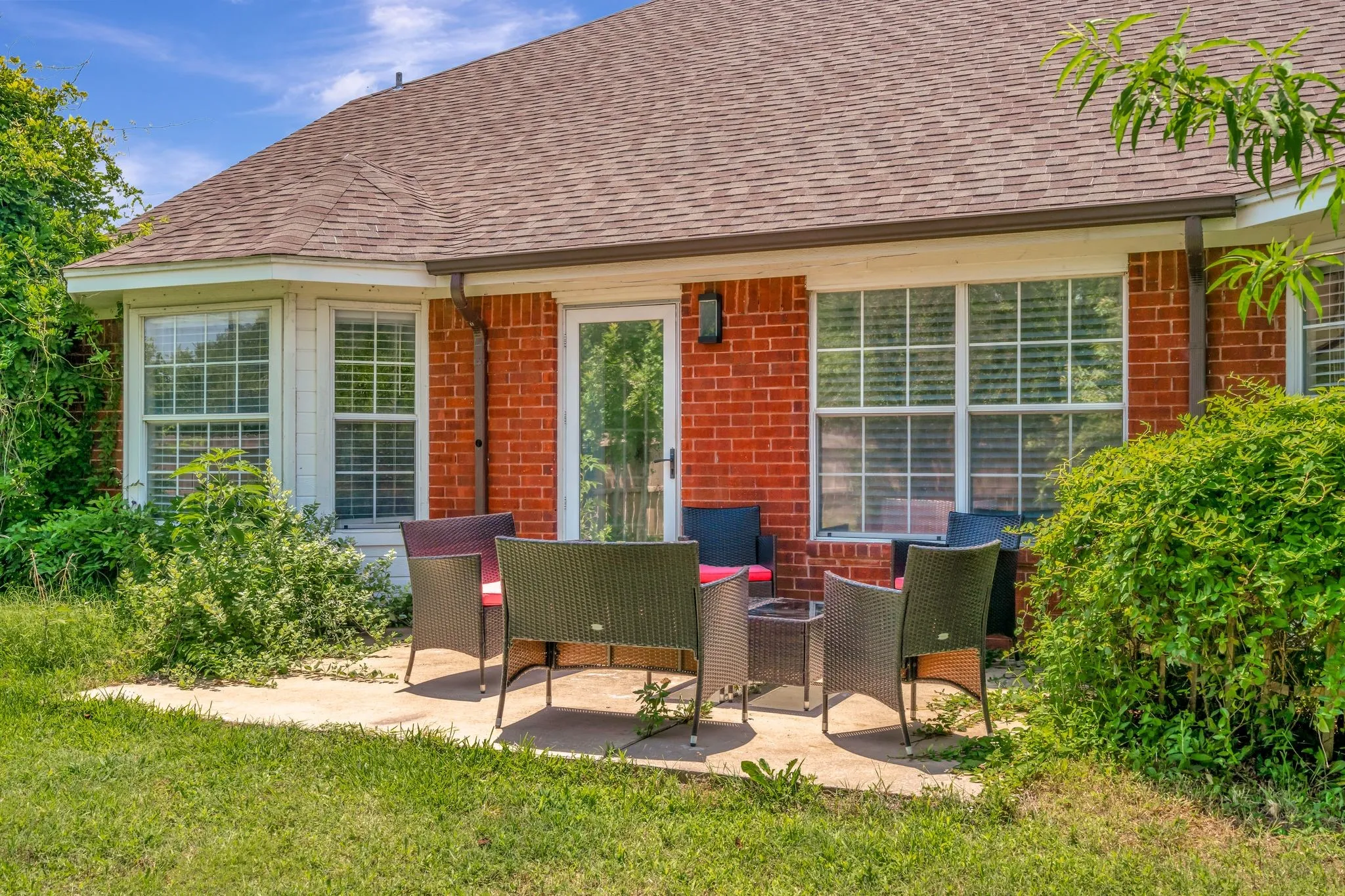 Single Family Residence For Rent in Tarrant County , 2977 Timber Creek Trail, Fort Worth, Texas 76118, 3 Bedroom, 3 Bathroom, 2 Garage spaces, 2,088 Sqft, built in 1994, mls#21317993, Real Estate Agent in Fort Worth, Homes For Rent in Tarrant county, Homes For Rent in Fort Worth, Realtor in Fort Worth Texas, Real Estate Brokerage Independent Realty Texas, Luminita Cordes Realtor