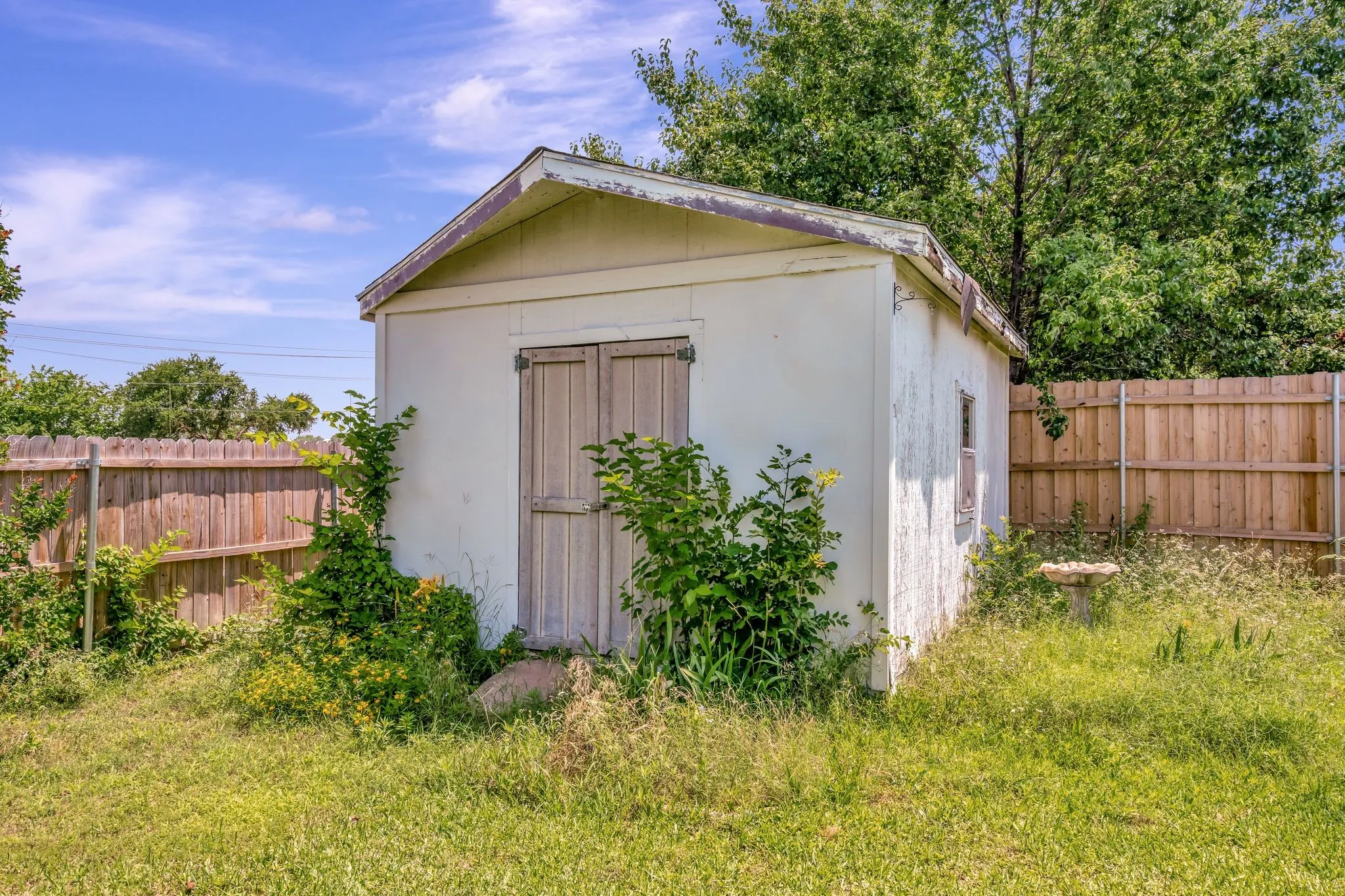 Single Family Residence For Rent in Tarrant County , 2977 Timber Creek Trail, Fort Worth, Texas 76118, 3 Bedroom, 3 Bathroom, 2 Garage spaces, 2,088 Sqft, built in 1994, mls#21317993, Real Estate Agent in Fort Worth, Homes For Rent in Tarrant county, Homes For Rent in Fort Worth, Realtor in Fort Worth Texas, Real Estate Brokerage Independent Realty Texas, Luminita Cordes Realtor