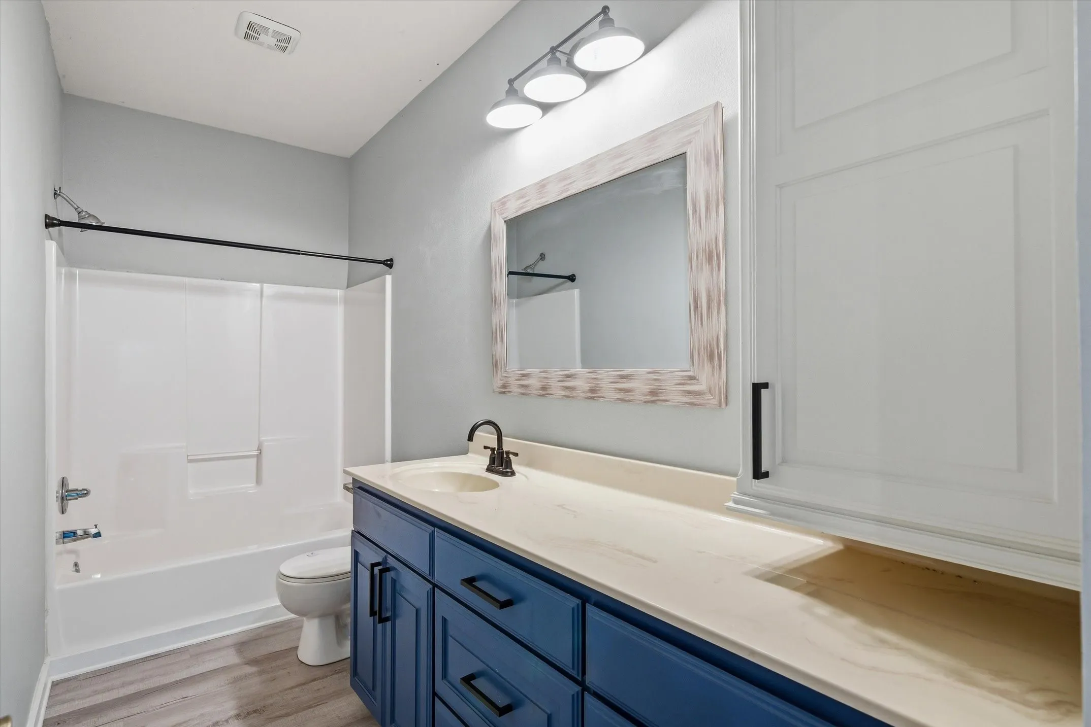 Single Family Residence For Sale in Smith County , 14227 County Road 438, Lindale, Texas 75771, 4 Bedroom, 2 Bathroom, Garage spaces, 2,100 Sqft, built in 2010, mls#21317779, Real Estate Agent in Lindale, Homes For Sale in Smith county, Homes For Sale in Lindale, Realtor in Lindale Texas, Real Estate Brokerage Independent Realty Texas, Luminita Cordes Realtor