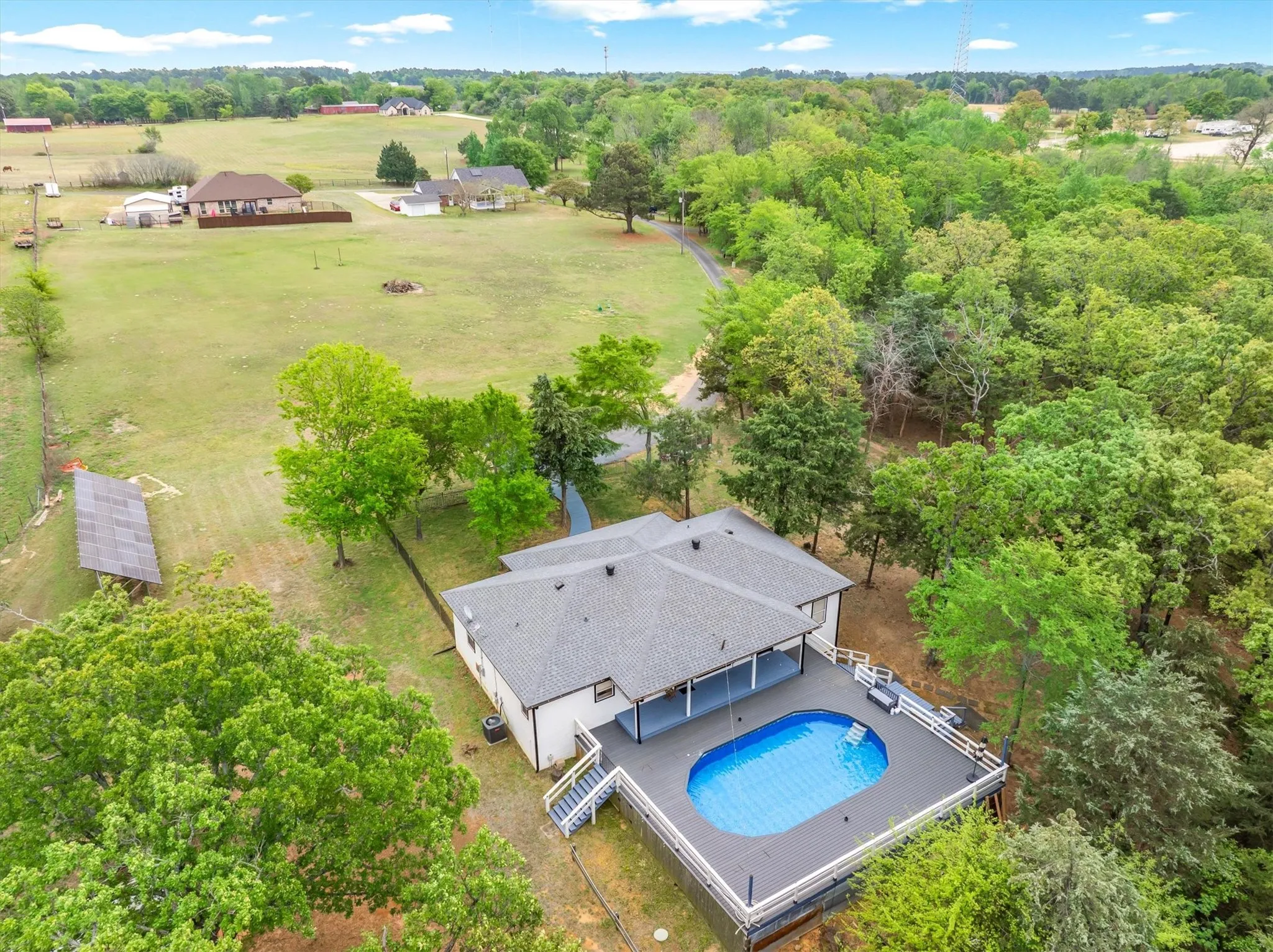 Single Family Residence For Sale in Smith County , 14227 County Road 438, Lindale, Texas 75771, 4 Bedroom, 2 Bathroom, Garage spaces, 2,100 Sqft, built in 2010, mls#21317779, Real Estate Agent in Lindale, Homes For Sale in Smith county, Homes For Sale in Lindale, Realtor in Lindale Texas, Real Estate Brokerage Independent Realty Texas, Luminita Cordes Realtor