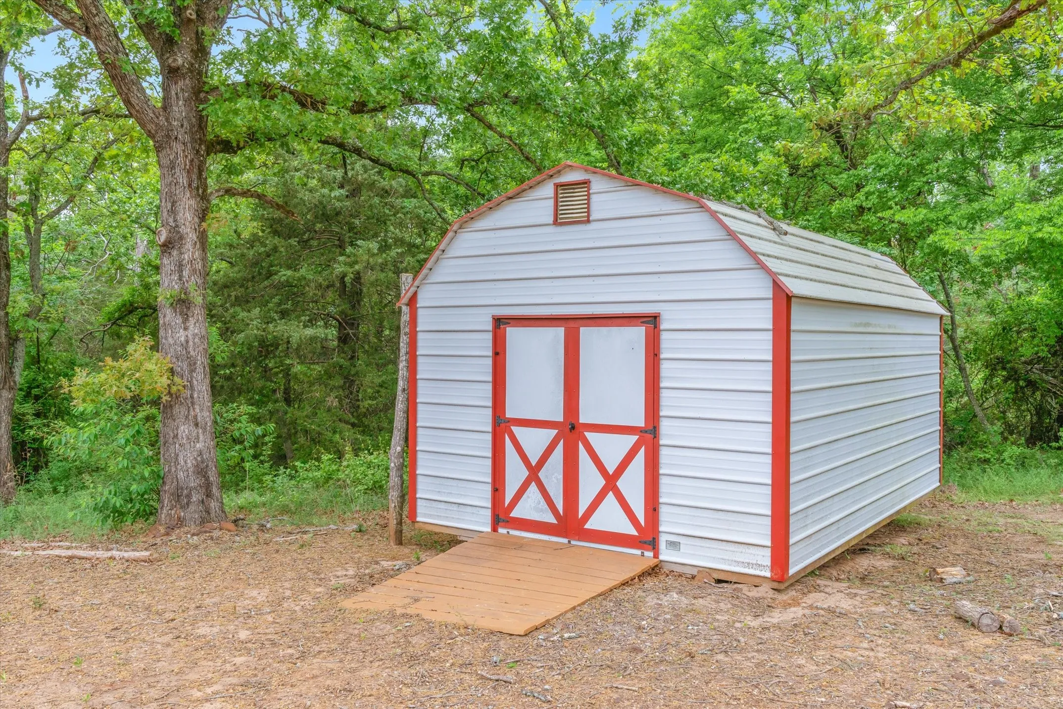Single Family Residence For Sale in Smith County , 14227 County Road 438, Lindale, Texas 75771, 4 Bedroom, 2 Bathroom, Garage spaces, 2,100 Sqft, built in 2010, mls#21317779, Real Estate Agent in Lindale, Homes For Sale in Smith county, Homes For Sale in Lindale, Realtor in Lindale Texas, Real Estate Brokerage Independent Realty Texas, Luminita Cordes Realtor