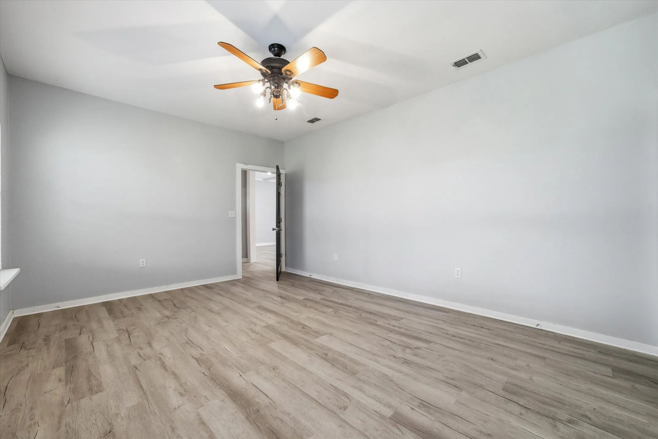 Single Family Residence For Sale in Smith County , 14227 County Road 438, Lindale, Texas 75771, 4 Bedroom, 2 Bathroom, Garage spaces, 2,100 Sqft, built in 2010, mls#21317779, Real Estate Agent in Lindale, Homes For Sale in Smith county, Homes For Sale in Lindale, Realtor in Lindale Texas, Real Estate Brokerage Independent Realty Texas, Luminita Cordes Realtor