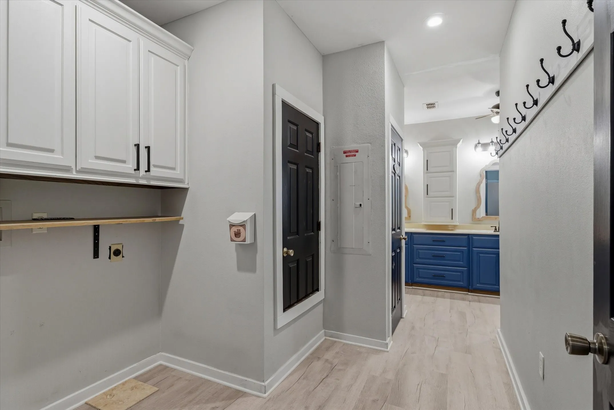 Single Family Residence For Sale in Smith County , 14227 County Road 438, Lindale, Texas 75771, 4 Bedroom, 2 Bathroom, Garage spaces, 2,100 Sqft, built in 2010, mls#21317779, Real Estate Agent in Lindale, Homes For Sale in Smith county, Homes For Sale in Lindale, Realtor in Lindale Texas, Real Estate Brokerage Independent Realty Texas, Luminita Cordes Realtor