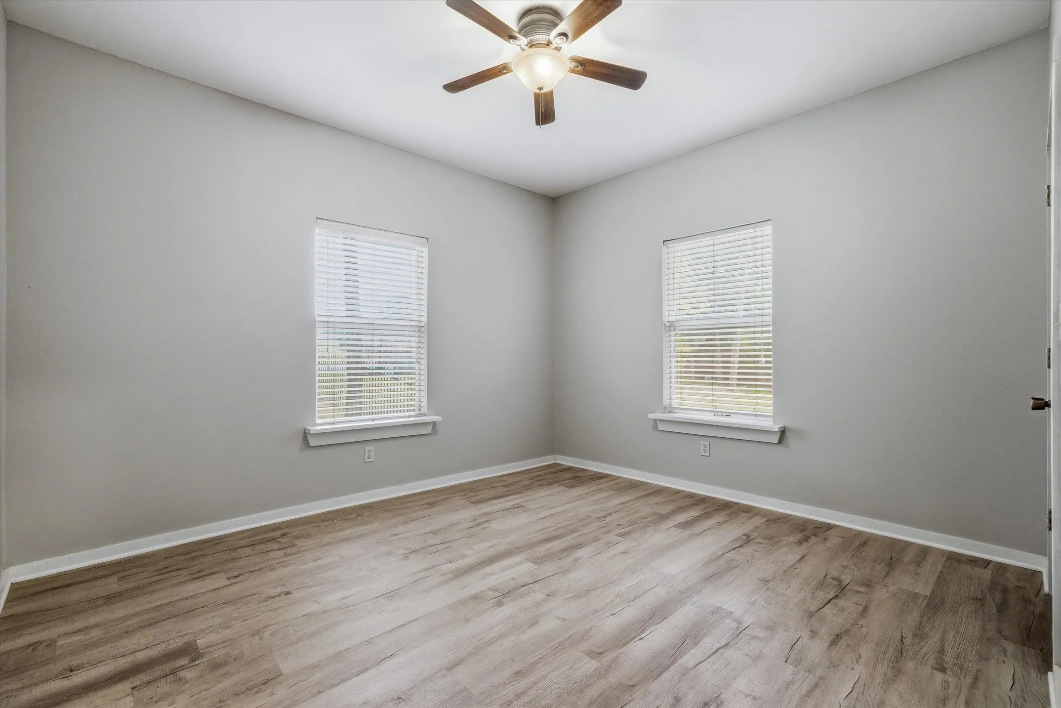 Single Family Residence For Sale in Smith County , 14227 County Road 438, Lindale, Texas 75771, 4 Bedroom, 2 Bathroom, Garage spaces, 2,100 Sqft, built in 2010, mls#21317779, Real Estate Agent in Lindale, Homes For Sale in Smith county, Homes For Sale in Lindale, Realtor in Lindale Texas, Real Estate Brokerage Independent Realty Texas, Luminita Cordes Realtor