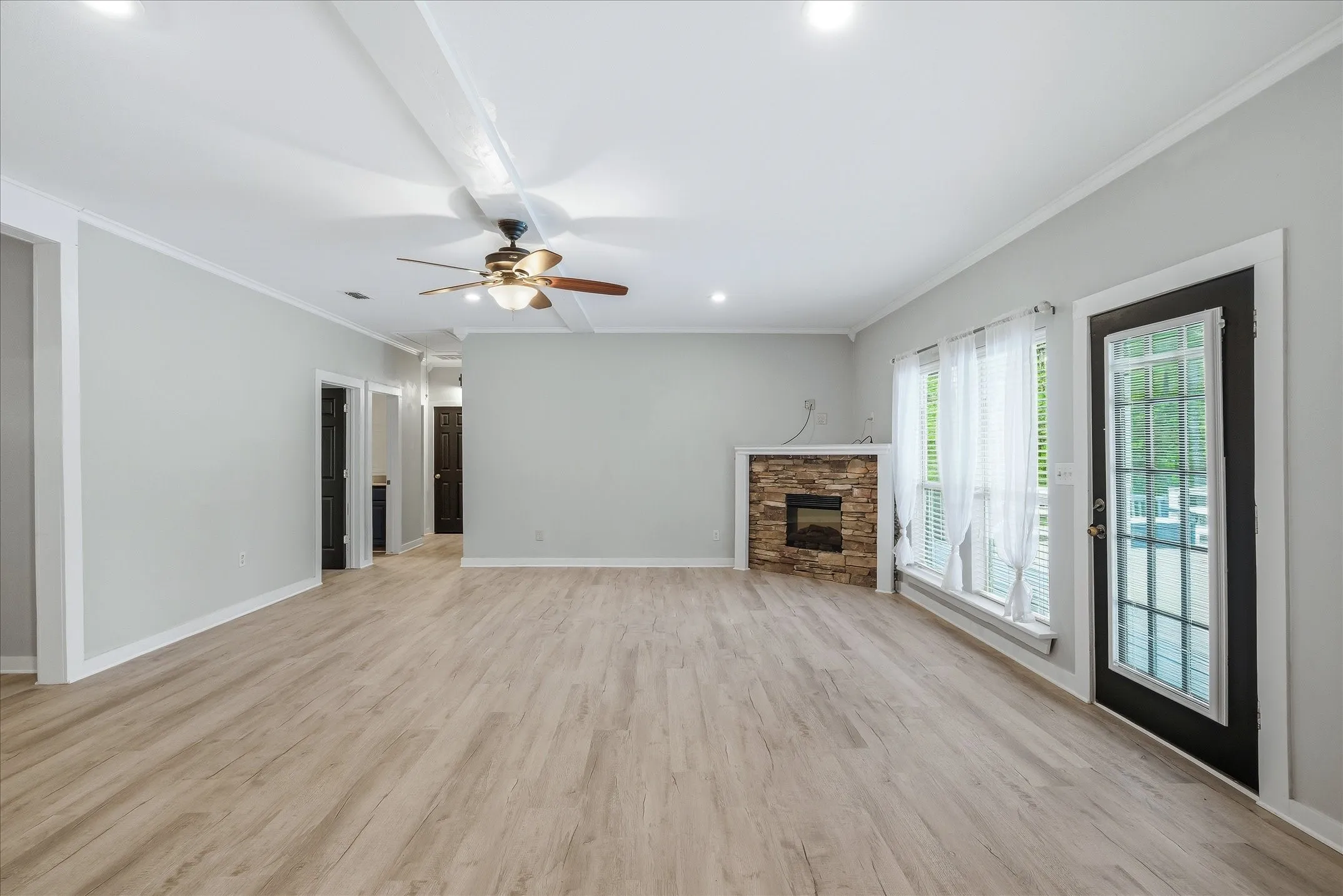 Single Family Residence For Sale in Smith County , 14227 County Road 438, Lindale, Texas 75771, 4 Bedroom, 2 Bathroom, Garage spaces, 2,100 Sqft, built in 2010, mls#21317779, Real Estate Agent in Lindale, Homes For Sale in Smith county, Homes For Sale in Lindale, Realtor in Lindale Texas, Real Estate Brokerage Independent Realty Texas, Luminita Cordes Realtor