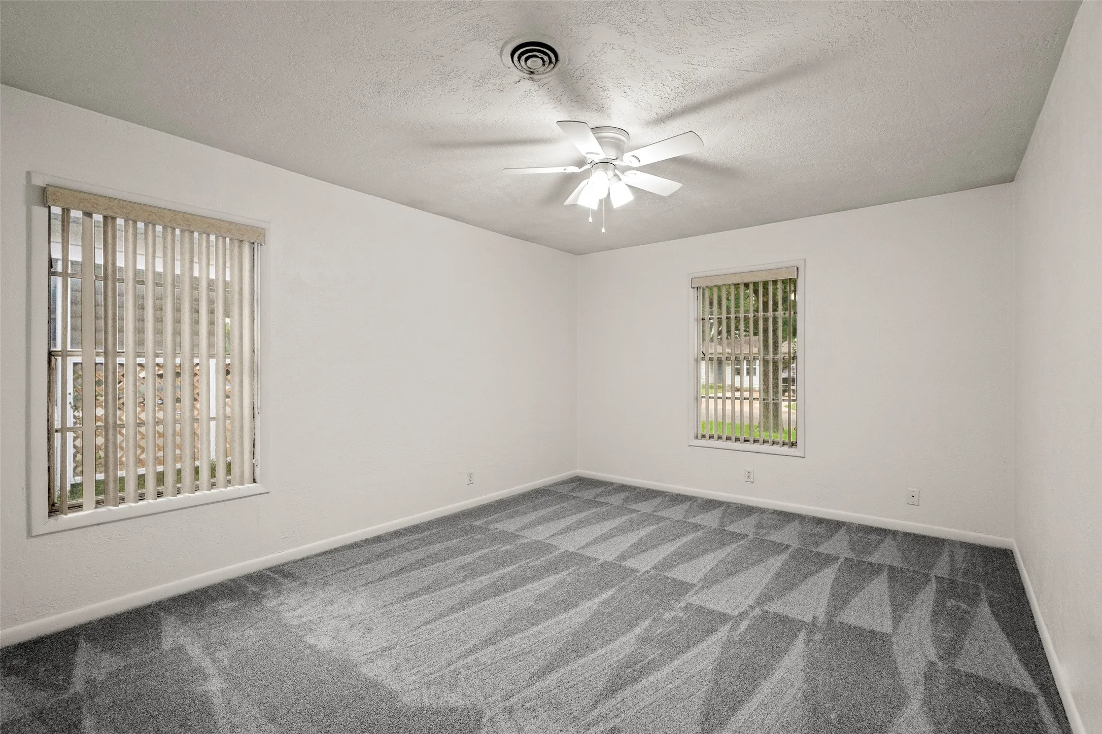 Single Family Residence For Sale in Grayson County , 219 W Wilson Avenue, Sherman, Texas 75090, 3 Bedroom, 2 Bathroom, 2 Garage spaces, 1,723 Sqft, built in 1955, mls#21314941, Real Estate Agent in Sherman, Homes For Sale in Grayson county, Homes For Sale in Sherman, Realtor in Sherman Texas, Real Estate Brokerage Independent Realty Texas, Luminita Cordes Realtor