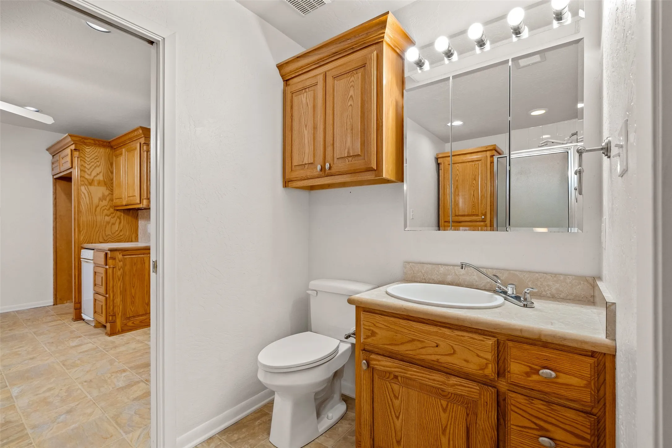 Single Family Residence For Sale in Grayson County , 219 W Wilson Avenue, Sherman, Texas 75090, 3 Bedroom, 2 Bathroom, 2 Garage spaces, 1,723 Sqft, built in 1955, mls#21314941, Real Estate Agent in Sherman, Homes For Sale in Grayson county, Homes For Sale in Sherman, Realtor in Sherman Texas, Real Estate Brokerage Independent Realty Texas, Luminita Cordes Realtor
