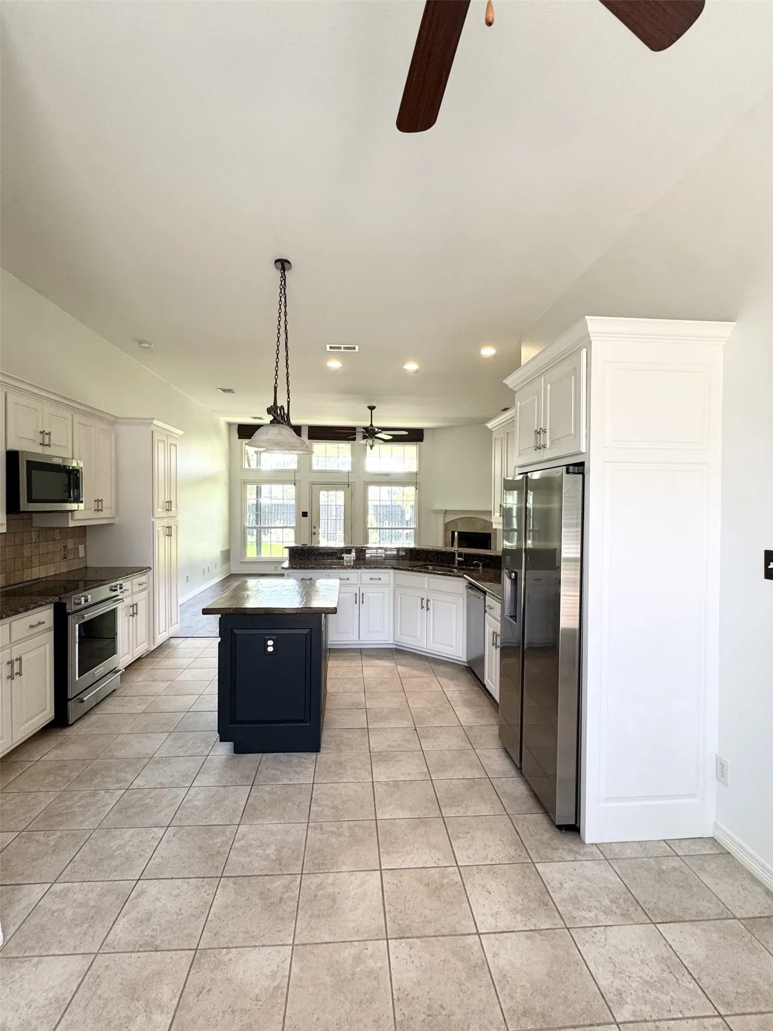 Single Family Residence For Rent in Rockwall County , 111 Reba Road, Heath, Texas 75032, 4 Bedrooms, 3 Bathrooms, 3 Garage spaces, 2,580 Sqft, built in 2004, Price $2,800, mls#21317997, Real Estate Agent in Heath, Homes For Rent in Rockwall county, Homes For Rent in Heath, Realtor in Heath Texas, Real Estate Brokerage Independent Realty Texas, Luminita Cordes Realtor