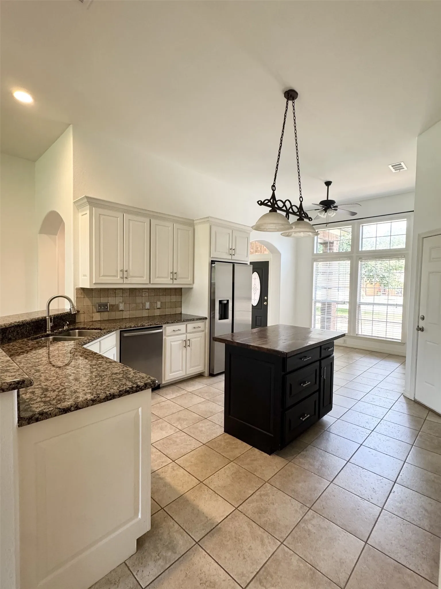 Single Family Residence For Rent in Rockwall County , 111 Reba Road, Heath, Texas 75032, 4 Bedrooms, 3 Bathrooms, 3 Garage spaces, 2,580 Sqft, built in 2004, Price $2,800, mls#21317997, Real Estate Agent in Heath, Homes For Rent in Rockwall county, Homes For Rent in Heath, Realtor in Heath Texas, Real Estate Brokerage Independent Realty Texas, Luminita Cordes Realtor