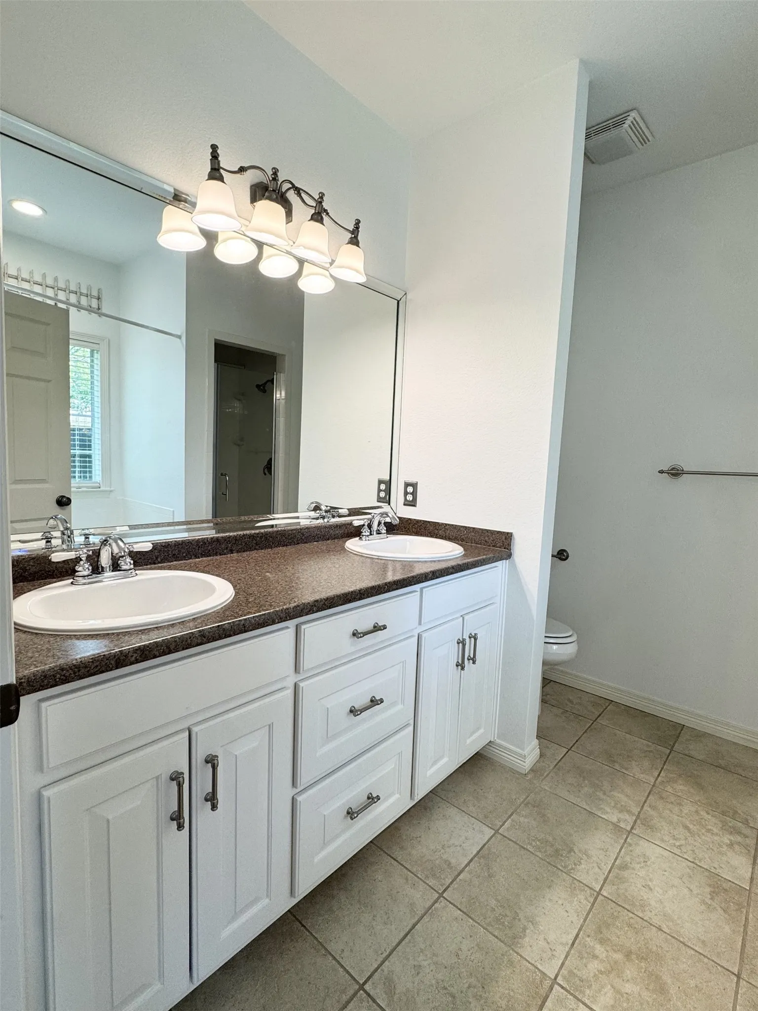 Single Family Residence For Rent in Rockwall County , 111 Reba Road, Heath, Texas 75032, 4 Bedrooms, 3 Bathrooms, 3 Garage spaces, 2,580 Sqft, built in 2004, Price $2,800, mls#21317997, Real Estate Agent in Heath, Homes For Rent in Rockwall county, Homes For Rent in Heath, Realtor in Heath Texas, Real Estate Brokerage Independent Realty Texas, Luminita Cordes Realtor