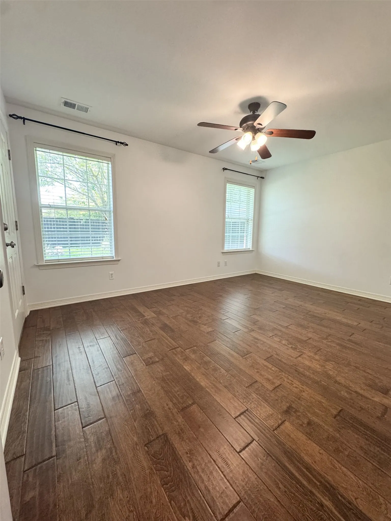 Single Family Residence For Rent in Rockwall County , 111 Reba Road, Heath, Texas 75032, 4 Bedrooms, 3 Bathrooms, 3 Garage spaces, 2,580 Sqft, built in 2004, Price $2,800, mls#21317997, Real Estate Agent in Heath, Homes For Rent in Rockwall county, Homes For Rent in Heath, Realtor in Heath Texas, Real Estate Brokerage Independent Realty Texas, Luminita Cordes Realtor