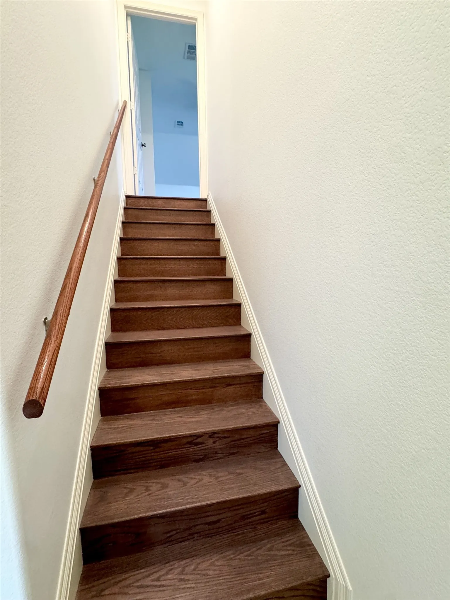 Single Family Residence For Rent in Rockwall County , 111 Reba Road, Heath, Texas 75032, 4 Bedrooms, 3 Bathrooms, 3 Garage spaces, 2,580 Sqft, built in 2004, Price $2,800, mls#21317997, Real Estate Agent in Heath, Homes For Rent in Rockwall county, Homes For Rent in Heath, Realtor in Heath Texas, Real Estate Brokerage Independent Realty Texas, Luminita Cordes Realtor