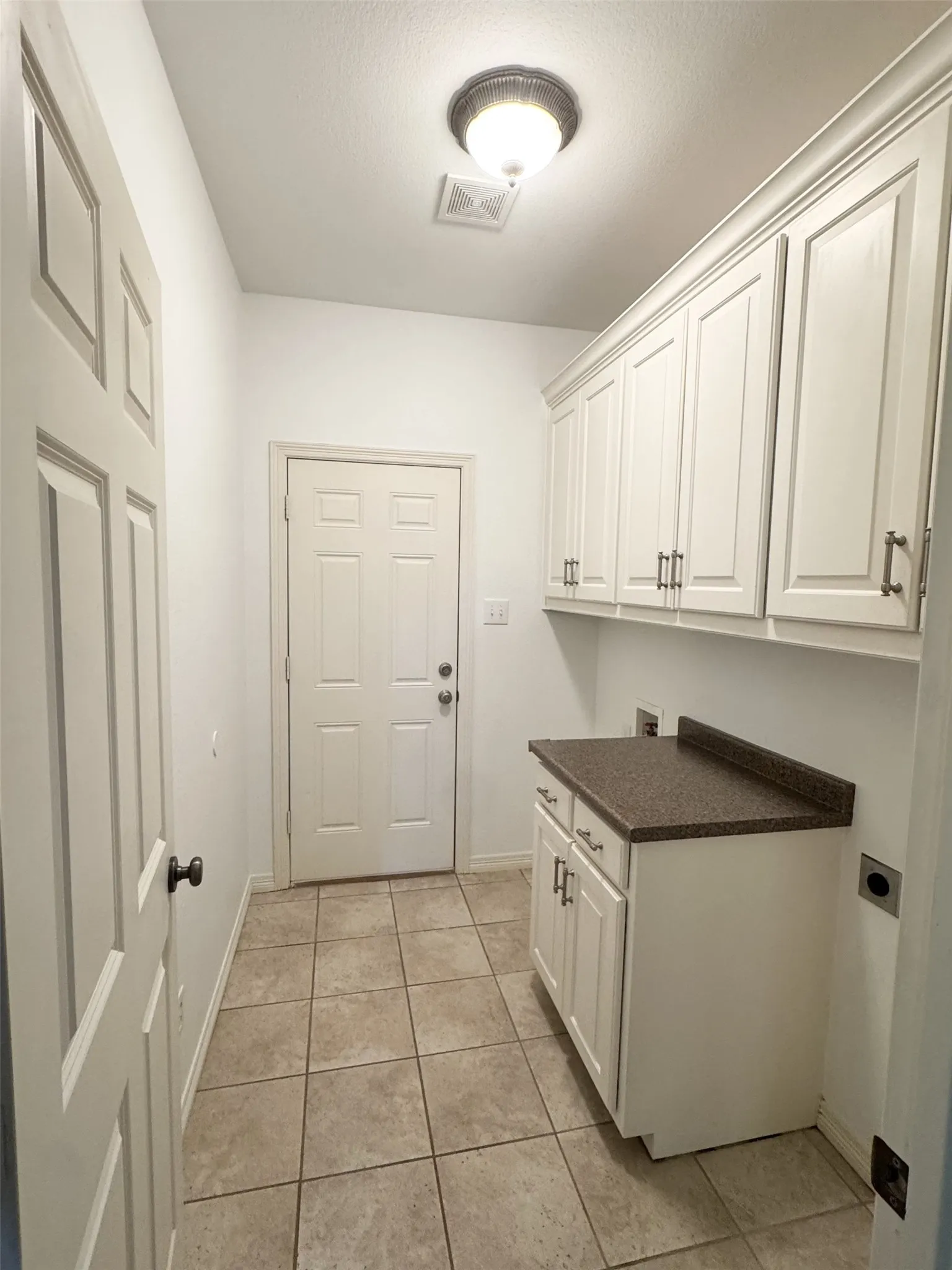 Single Family Residence For Rent in Rockwall County , 111 Reba Road, Heath, Texas 75032, 4 Bedrooms, 3 Bathrooms, 3 Garage spaces, 2,580 Sqft, built in 2004, Price $2,800, mls#21317997, Real Estate Agent in Heath, Homes For Rent in Rockwall county, Homes For Rent in Heath, Realtor in Heath Texas, Real Estate Brokerage Independent Realty Texas, Luminita Cordes Realtor