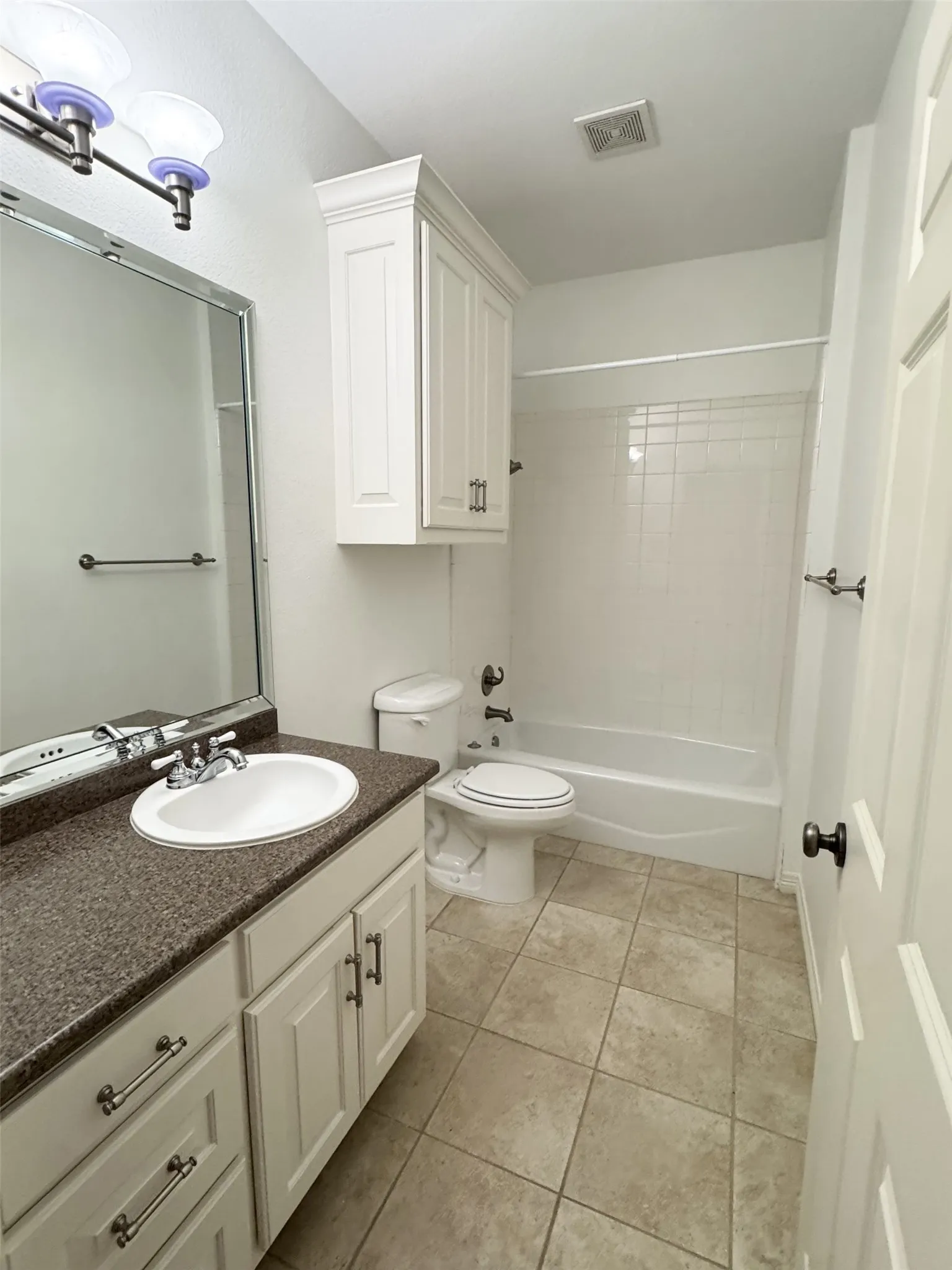 Single Family Residence For Rent in Rockwall County , 111 Reba Road, Heath, Texas 75032, 4 Bedrooms, 3 Bathrooms, 3 Garage spaces, 2,580 Sqft, built in 2004, Price $2,800, mls#21317997, Real Estate Agent in Heath, Homes For Rent in Rockwall county, Homes For Rent in Heath, Realtor in Heath Texas, Real Estate Brokerage Independent Realty Texas, Luminita Cordes Realtor