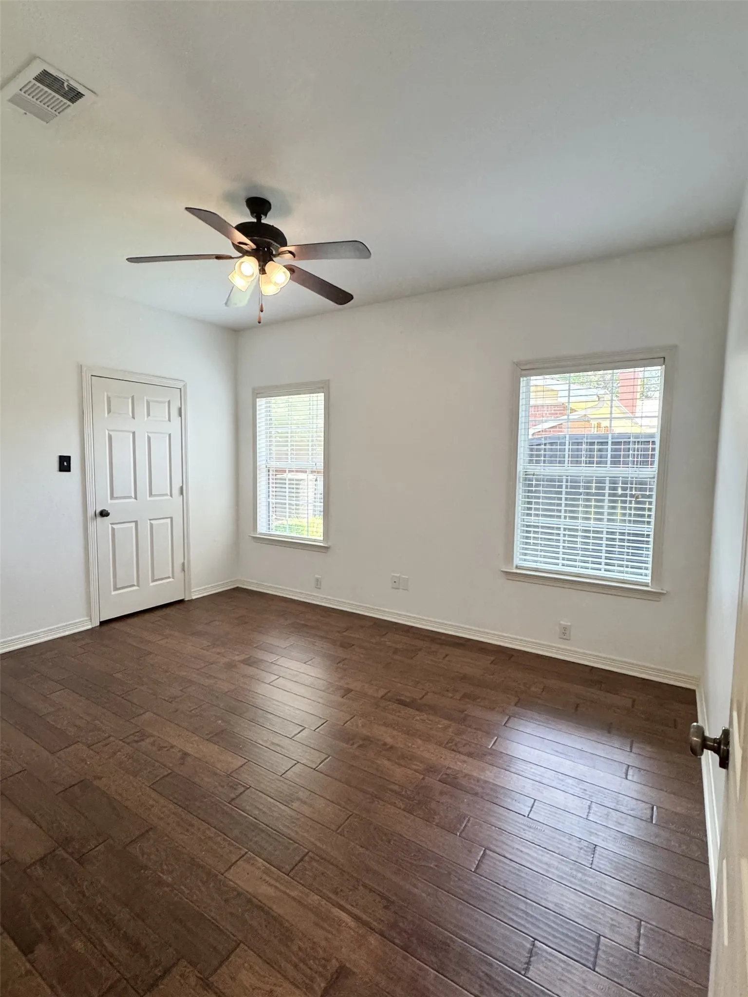 Single Family Residence For Rent in Rockwall County , 111 Reba Road, Heath, Texas 75032, 4 Bedrooms, 3 Bathrooms, 3 Garage spaces, 2,580 Sqft, built in 2004, Price $2,800, mls#21317997, Real Estate Agent in Heath, Homes For Rent in Rockwall county, Homes For Rent in Heath, Realtor in Heath Texas, Real Estate Brokerage Independent Realty Texas, Luminita Cordes Realtor