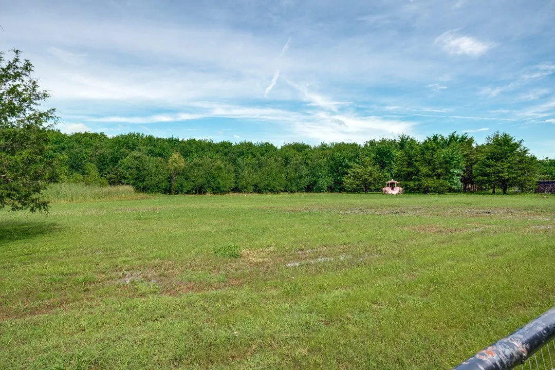 Single Family Residence For Sale in Hunt County , 1953 S Sky Meadows Drive, Caddo Mills, Texas 75135, 5 Bedroom, 5 Bathroom, 2 Garage spaces, 2,964 Sqft, built in 2015, Price $725,000, mls#21316841, Real Estate Agent in Caddo Mills, Homes For Sale in Hunt county, Homes For Sale in Caddo Mills, Realtor in Caddo Mills Texas, Real Estate Brokerage Independent Realty Texas, Luminita Cordes Realtor