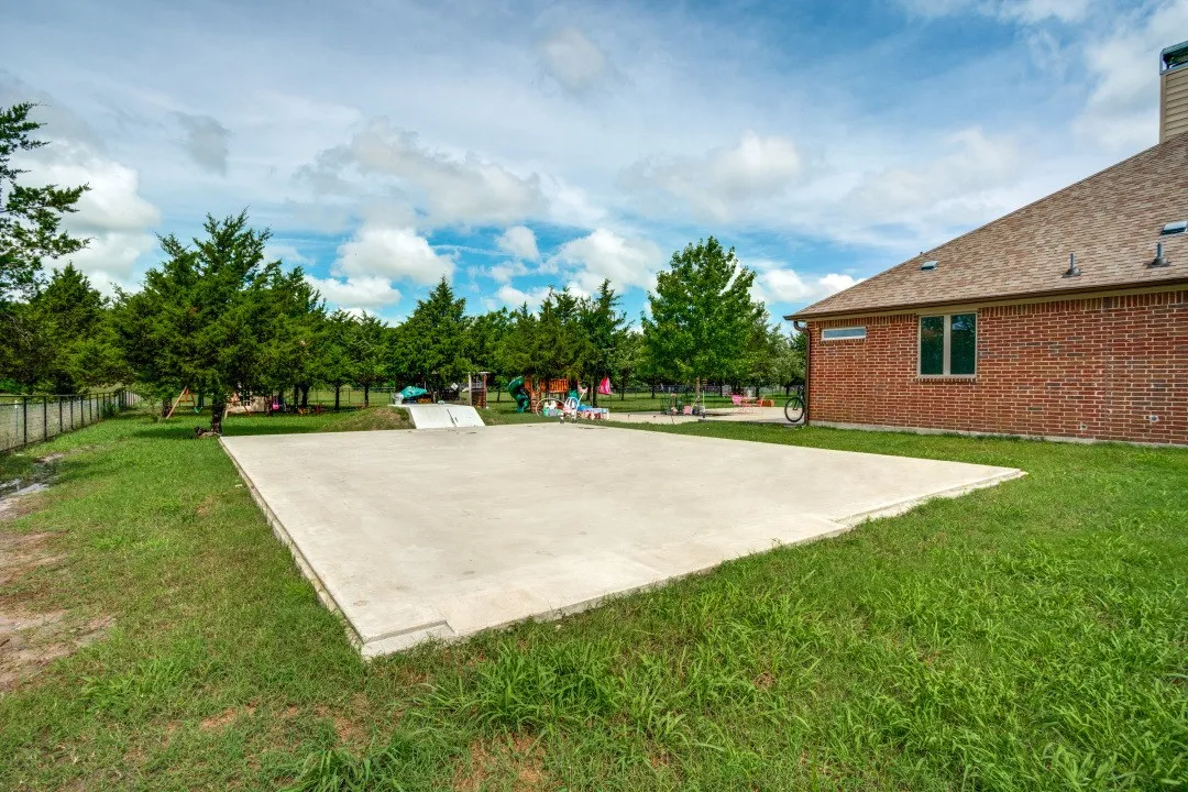 Single Family Residence For Sale in Hunt County , 1953 S Sky Meadows Drive, Caddo Mills, Texas 75135, 5 Bedroom, 5 Bathroom, 2 Garage spaces, 2,964 Sqft, built in 2015, Price $725,000, mls#21316841, Real Estate Agent in Caddo Mills, Homes For Sale in Hunt county, Homes For Sale in Caddo Mills, Realtor in Caddo Mills Texas, Real Estate Brokerage Independent Realty Texas, Luminita Cordes Realtor