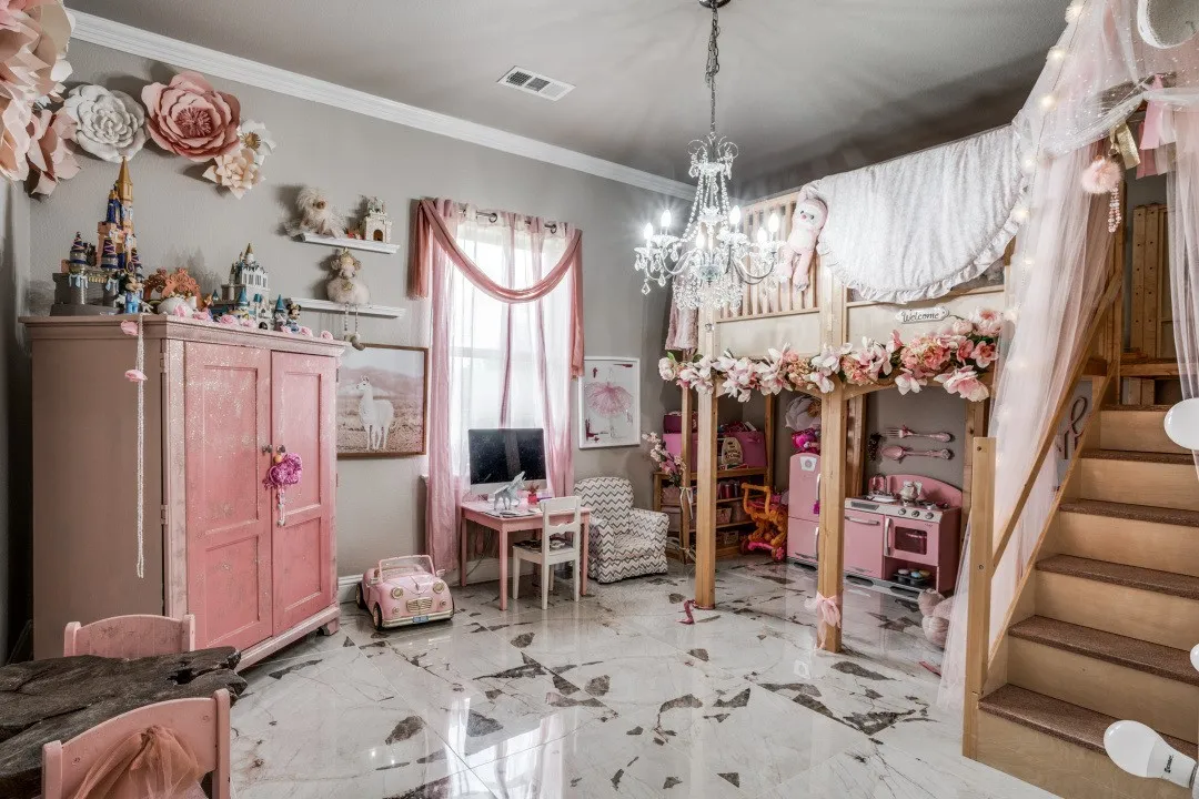 Single Family Residence For Sale in Hunt County , 1953 S Sky Meadows Drive, Caddo Mills, Texas 75135, 5 Bedroom, 5 Bathroom, 2 Garage spaces, 2,964 Sqft, built in 2015, Price $725,000, mls#21316841, Real Estate Agent in Caddo Mills, Homes For Sale in Hunt county, Homes For Sale in Caddo Mills, Realtor in Caddo Mills Texas, Real Estate Brokerage Independent Realty Texas, Luminita Cordes Realtor