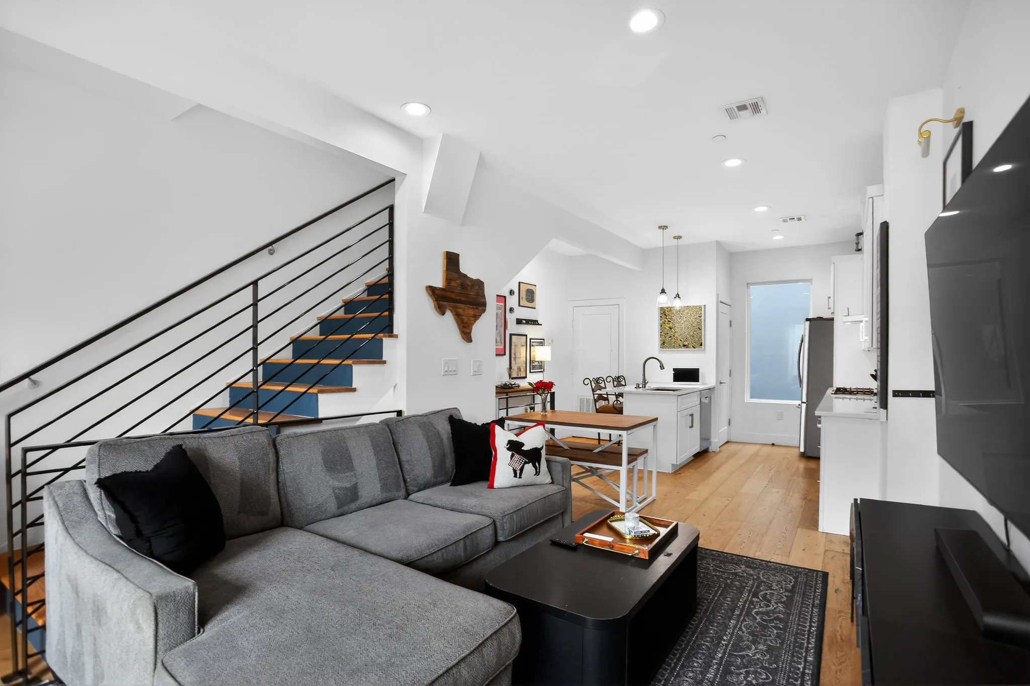 Condominium For Sale in Dallas County , 2222 Moser Avenue 113, Dallas, Texas 75206, 1 Bedroom, 2 Bathroom, 1 Garage spaces, 1,197 Sqft, built in 2018, mls#21317588, Real Estate Agent in Dallas, Homes For Sale in Dallas county, Homes For Sale in Dallas, Realtor in Dallas Texas, Real Estate Brokerage Independent Realty Texas, Luminita Cordes Realtor