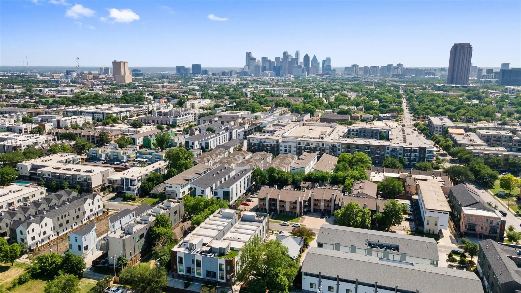 Condominium For Sale in Dallas County , 2222 Moser Avenue 113, Dallas, Texas 75206, 1 Bedroom, 2 Bathroom, 1 Garage spaces, 1,197 Sqft, built in 2018, mls#21317588, Real Estate Agent in Dallas, Homes For Sale in Dallas county, Homes For Sale in Dallas, Realtor in Dallas Texas, Real Estate Brokerage Independent Realty Texas, Luminita Cordes Realtor