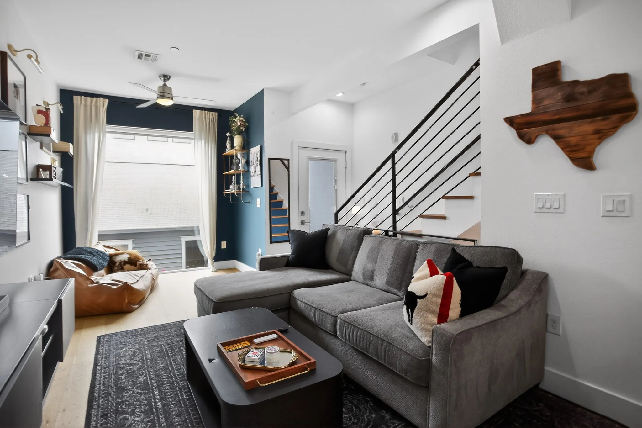 Condominium For Sale in Dallas County , 2222 Moser Avenue 113, Dallas, Texas 75206, 1 Bedroom, 2 Bathroom, 1 Garage spaces, 1,197 Sqft, built in 2018, mls#21317588, Real Estate Agent in Dallas, Homes For Sale in Dallas county, Homes For Sale in Dallas, Realtor in Dallas Texas, Real Estate Brokerage Independent Realty Texas, Luminita Cordes Realtor