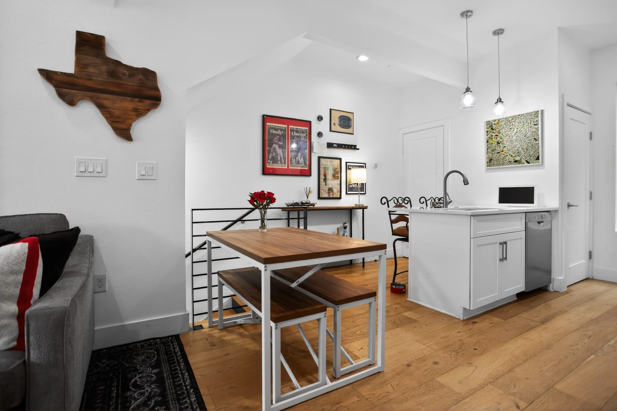 Condominium For Sale in Dallas County , 2222 Moser Avenue 113, Dallas, Texas 75206, 1 Bedroom, 2 Bathroom, 1 Garage spaces, 1,197 Sqft, built in 2018, mls#21317588, Real Estate Agent in Dallas, Homes For Sale in Dallas county, Homes For Sale in Dallas, Realtor in Dallas Texas, Real Estate Brokerage Independent Realty Texas, Luminita Cordes Realtor