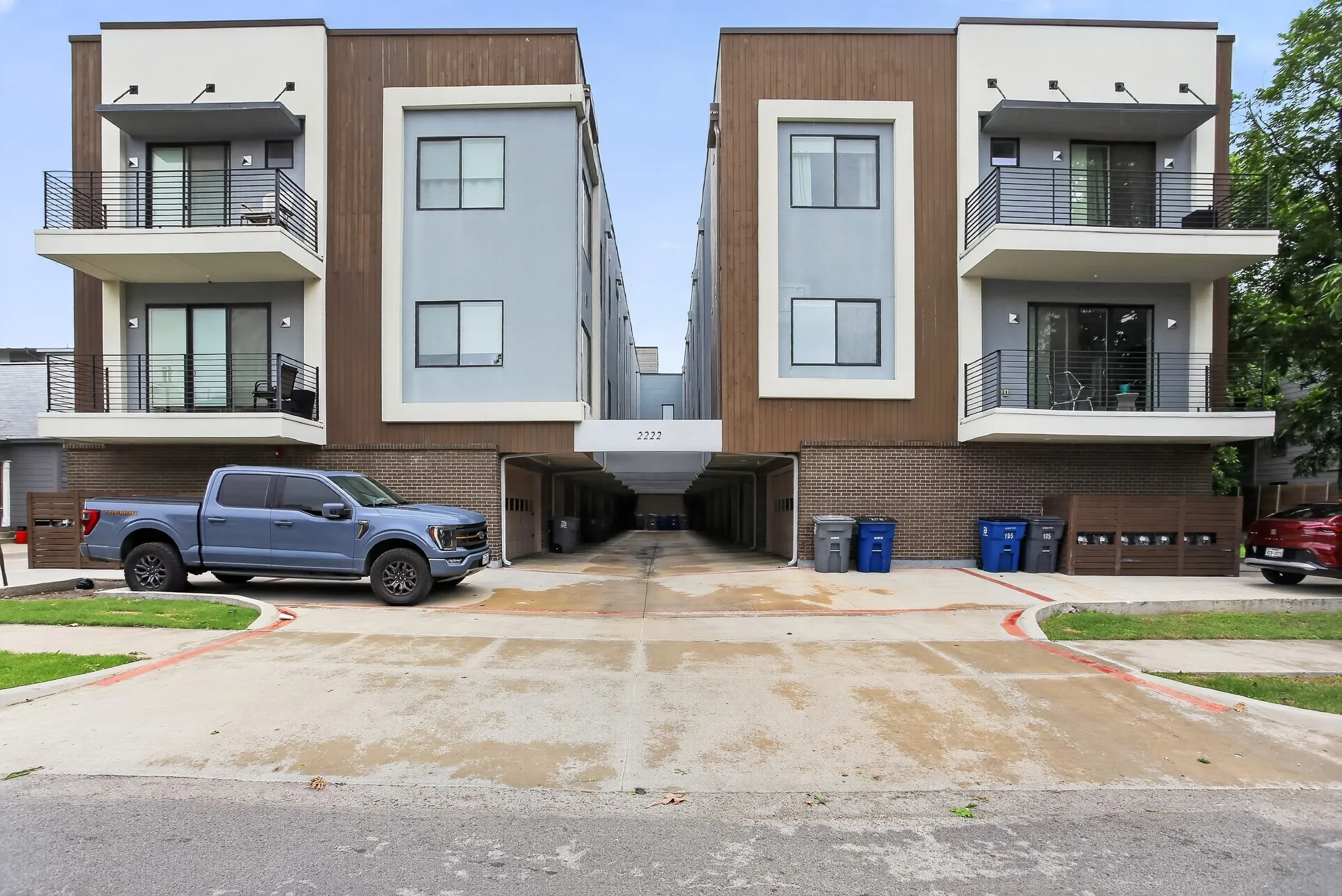 Condominium For Sale in Dallas County , 2222 Moser Avenue 113, Dallas, Texas 75206, 1 Bedroom, 2 Bathroom, 1 Garage spaces, 1,197 Sqft, built in 2018, mls#21317588, Real Estate Agent in Dallas, Homes For Sale in Dallas county, Homes For Sale in Dallas, Realtor in Dallas Texas, Real Estate Brokerage Independent Realty Texas, Luminita Cordes Realtor