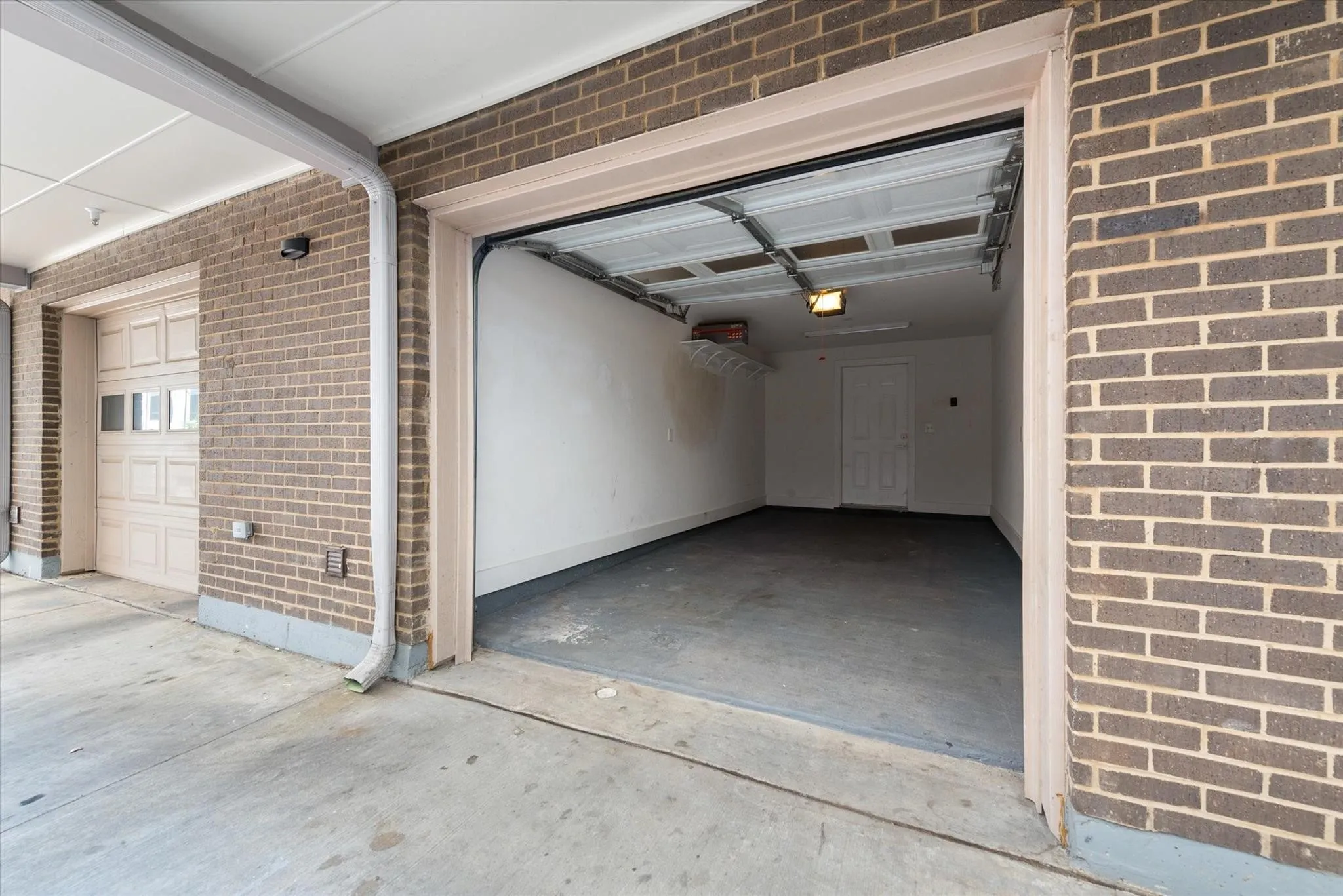 Condominium For Sale in Dallas County , 2222 Moser Avenue 113, Dallas, Texas 75206, 1 Bedroom, 2 Bathroom, 1 Garage spaces, 1,197 Sqft, built in 2018, mls#21317588, Real Estate Agent in Dallas, Homes For Sale in Dallas county, Homes For Sale in Dallas, Realtor in Dallas Texas, Real Estate Brokerage Independent Realty Texas, Luminita Cordes Realtor