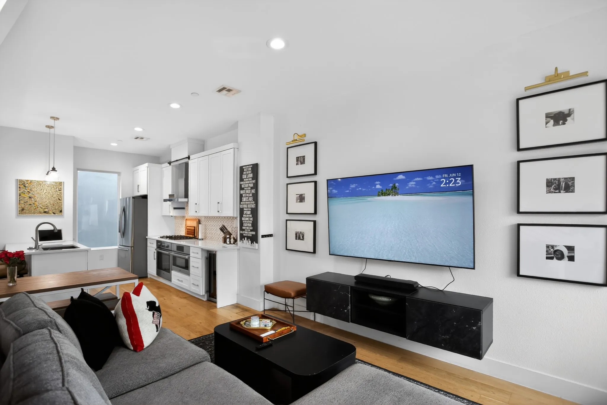 Condominium For Sale in Dallas County , 2222 Moser Avenue 113, Dallas, Texas 75206, 1 Bedroom, 2 Bathroom, 1 Garage spaces, 1,197 Sqft, built in 2018, mls#21317588, Real Estate Agent in Dallas, Homes For Sale in Dallas county, Homes For Sale in Dallas, Realtor in Dallas Texas, Real Estate Brokerage Independent Realty Texas, Luminita Cordes Realtor