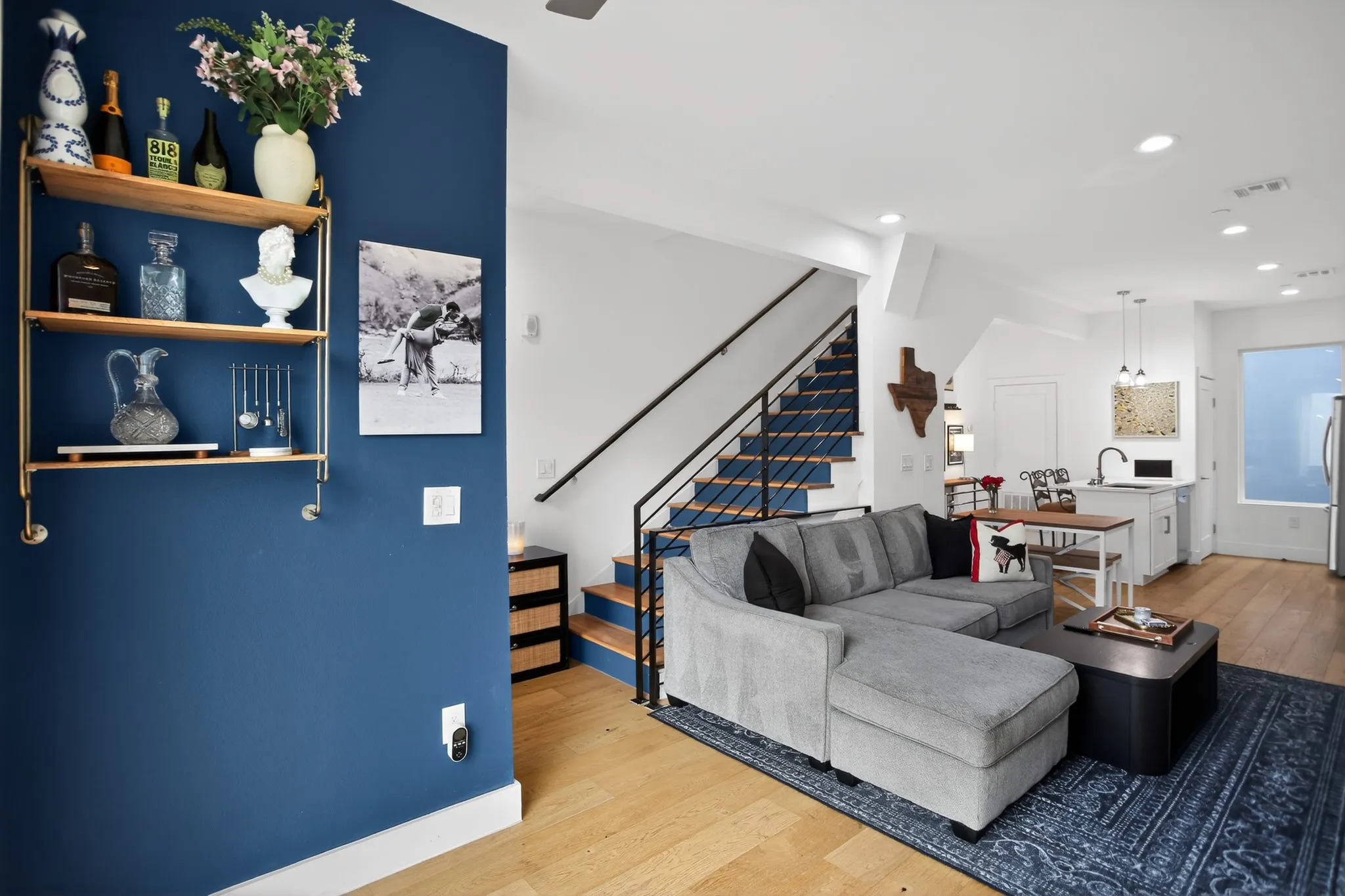 Condominium For Sale in Dallas County , 2222 Moser Avenue 113, Dallas, Texas 75206, 1 Bedroom, 2 Bathroom, 1 Garage spaces, 1,197 Sqft, built in 2018, mls#21317588, Real Estate Agent in Dallas, Homes For Sale in Dallas county, Homes For Sale in Dallas, Realtor in Dallas Texas, Real Estate Brokerage Independent Realty Texas, Luminita Cordes Realtor