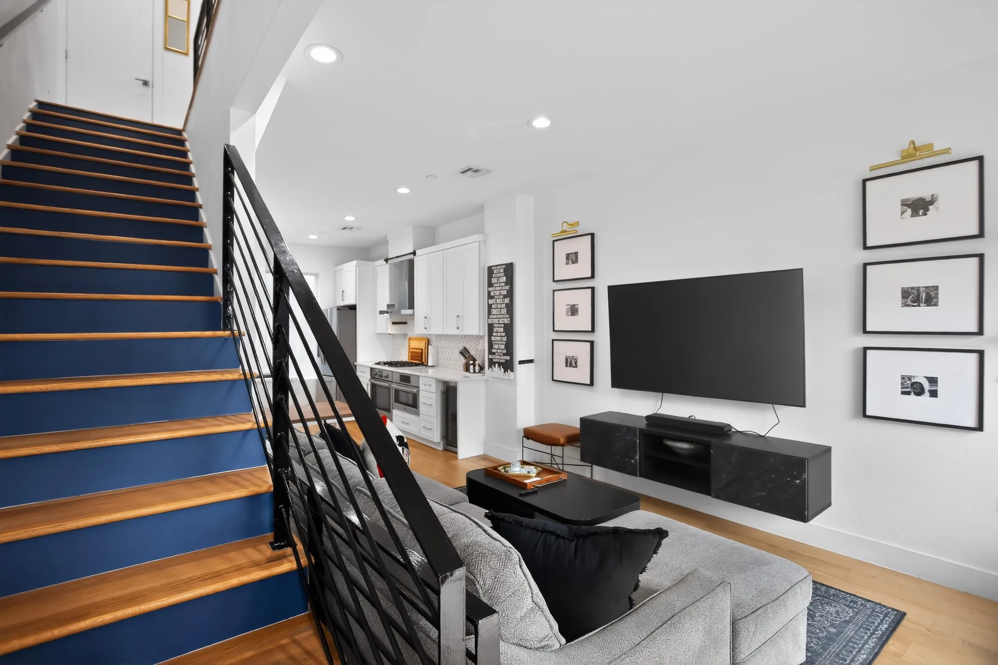 Condominium For Sale in Dallas County , 2222 Moser Avenue 113, Dallas, Texas 75206, 1 Bedroom, 2 Bathroom, 1 Garage spaces, 1,197 Sqft, built in 2018, mls#21317588, Real Estate Agent in Dallas, Homes For Sale in Dallas county, Homes For Sale in Dallas, Realtor in Dallas Texas, Real Estate Brokerage Independent Realty Texas, Luminita Cordes Realtor