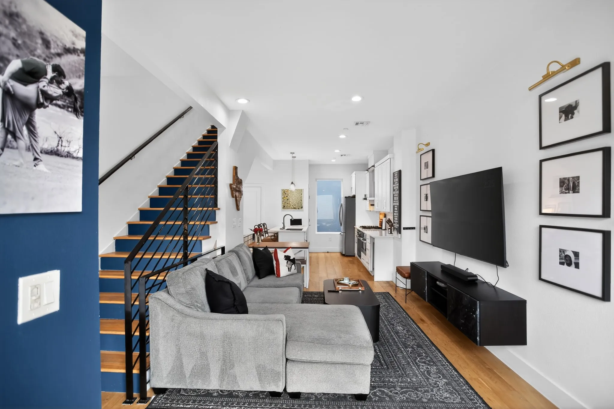 Condominium For Sale in Dallas County , 2222 Moser Avenue 113, Dallas, Texas 75206, 1 Bedroom, 2 Bathroom, 1 Garage spaces, 1,197 Sqft, built in 2018, mls#21317588, Real Estate Agent in Dallas, Homes For Sale in Dallas county, Homes For Sale in Dallas, Realtor in Dallas Texas, Real Estate Brokerage Independent Realty Texas, Luminita Cordes Realtor